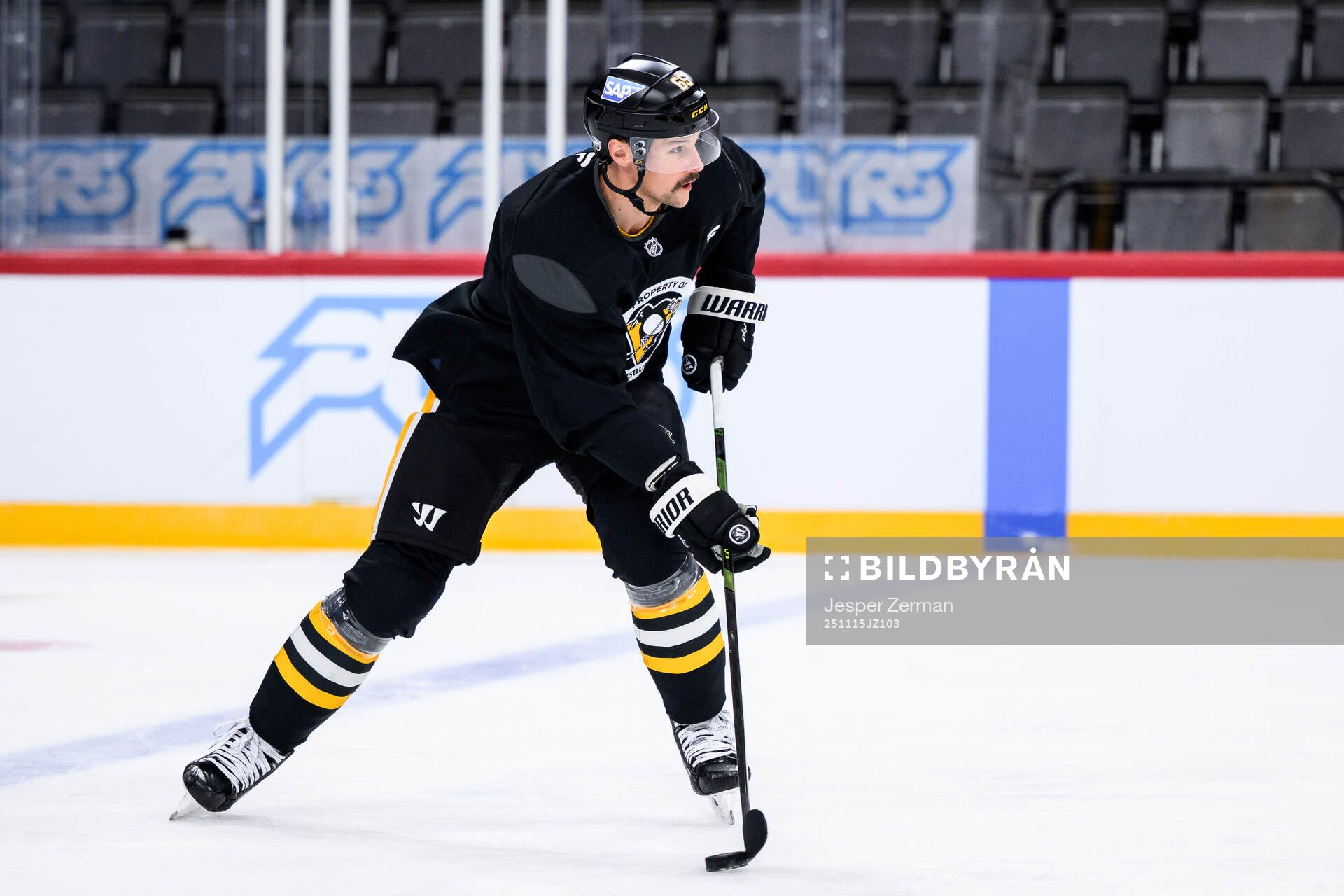 Erik Karlsson at a practice session with Pittsburgh Penguins