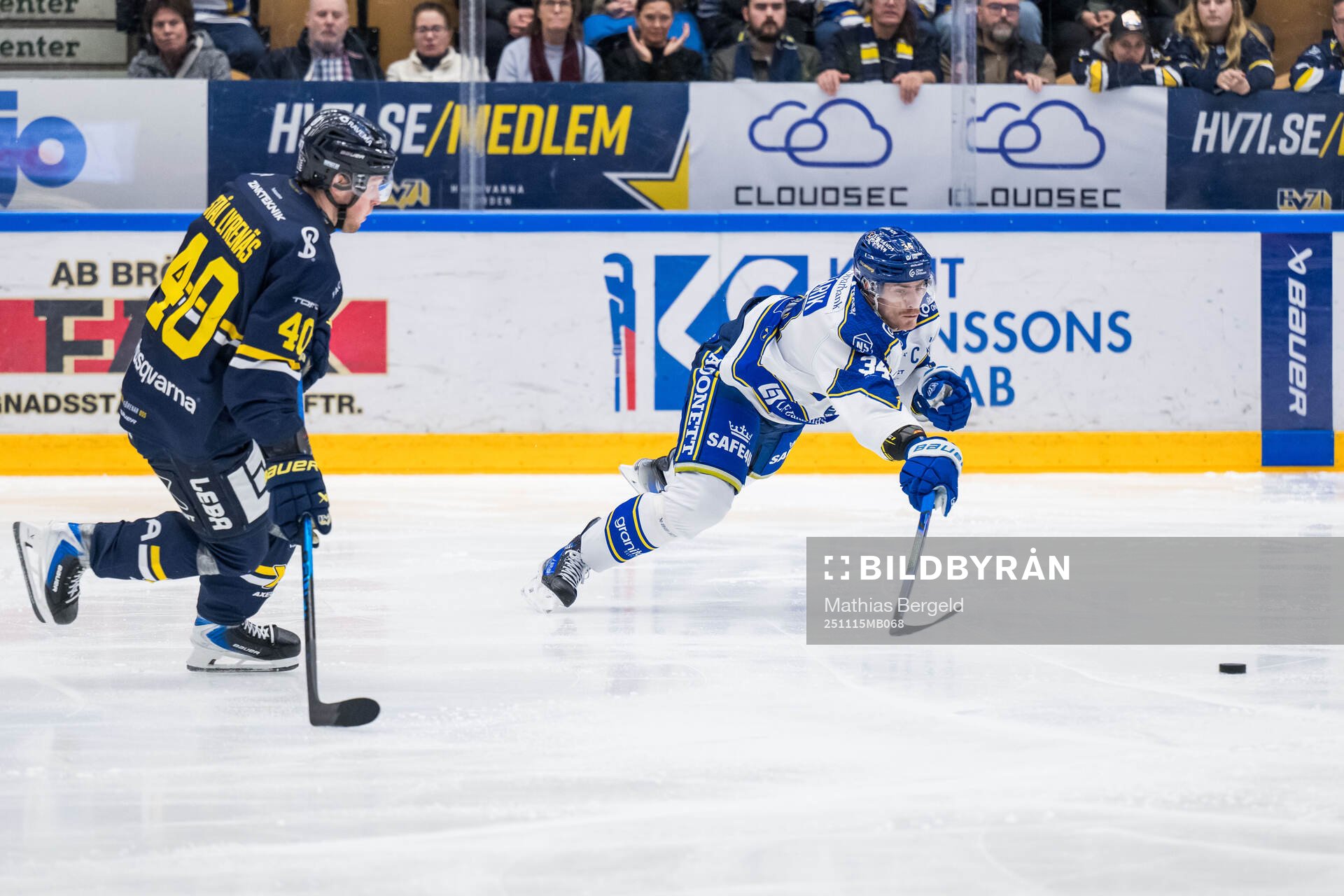 HV71s Oskar Stål-Lyrenäs och Leksands Peter Cehlarik