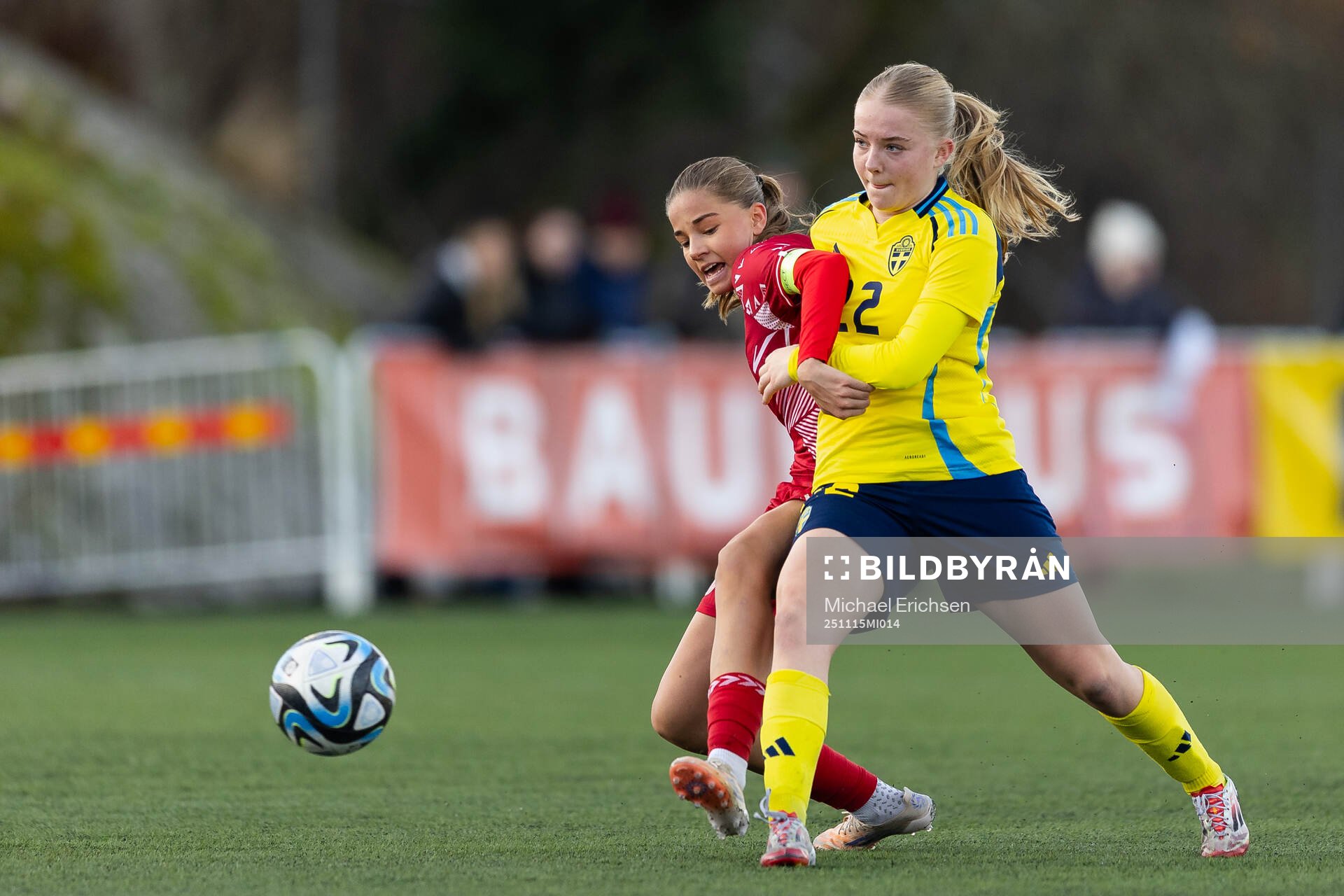Sveriges Vera Norberg och Danmarks Josephine Behrmann Lamp