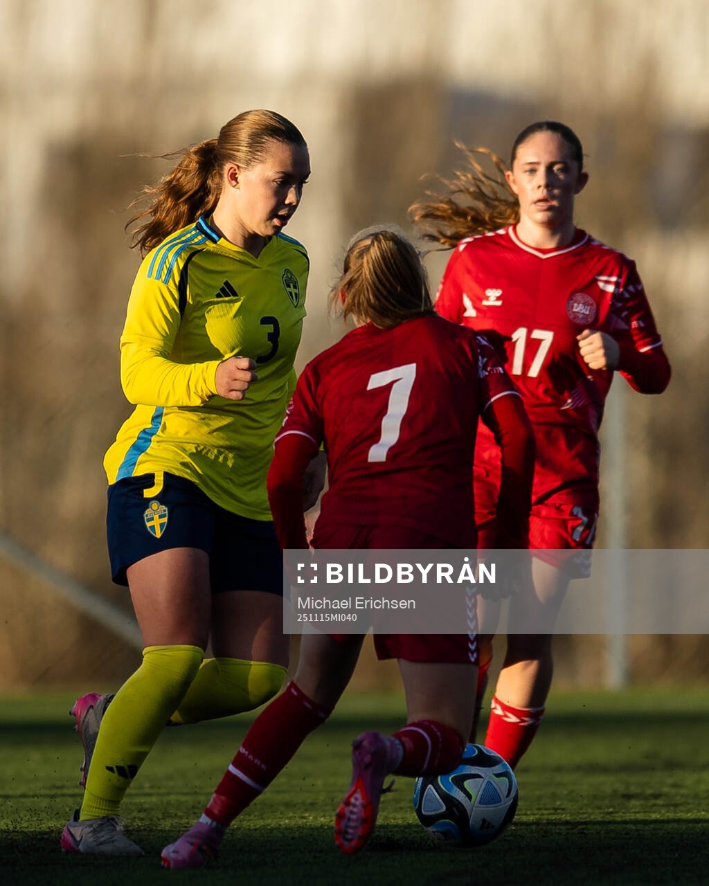 Sveriges Elsa Ringh och Danmarks Olivia Krogsgaard Mikkelsen