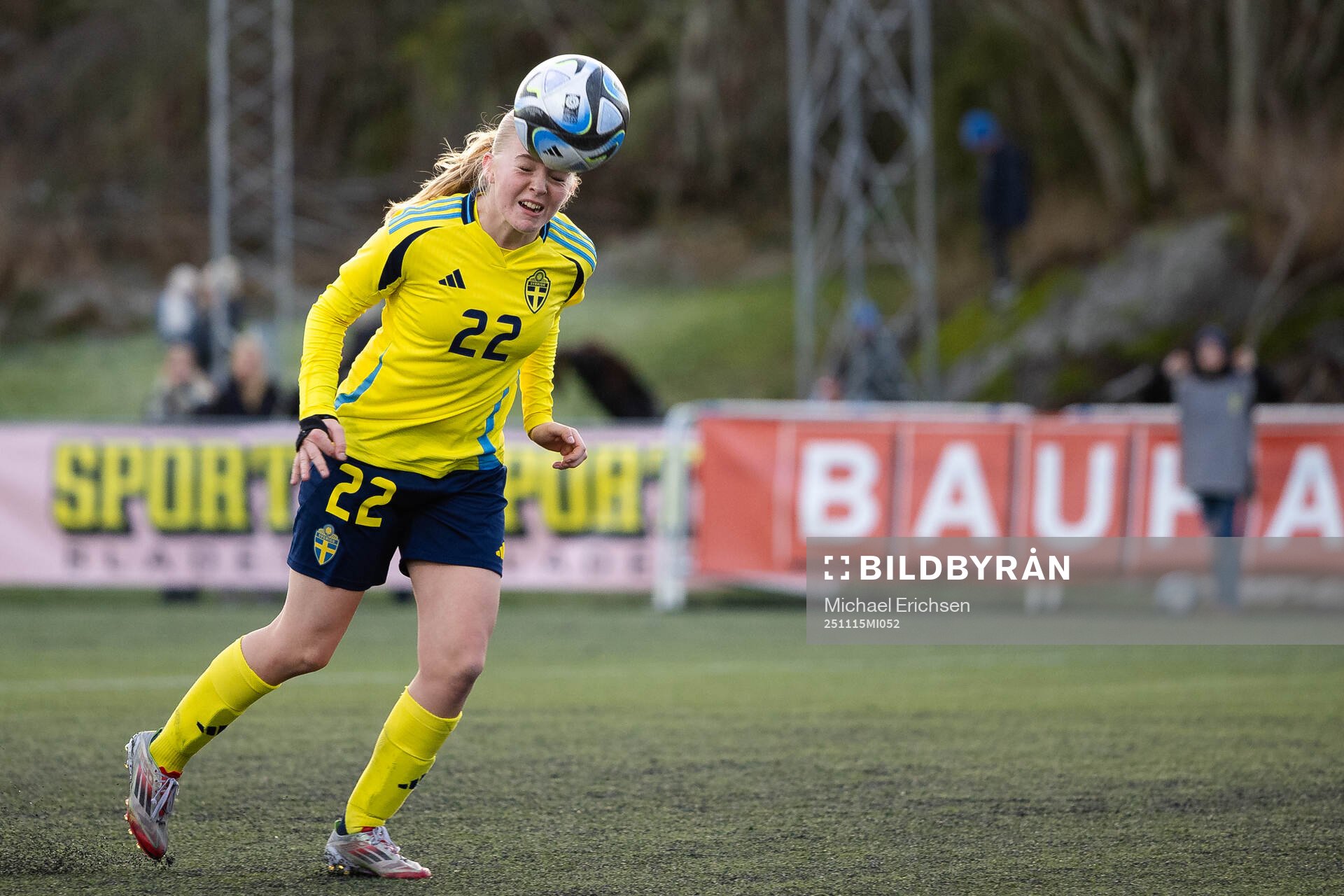 Sveriges Vera Norberg nickar in reduceringen till 1-3