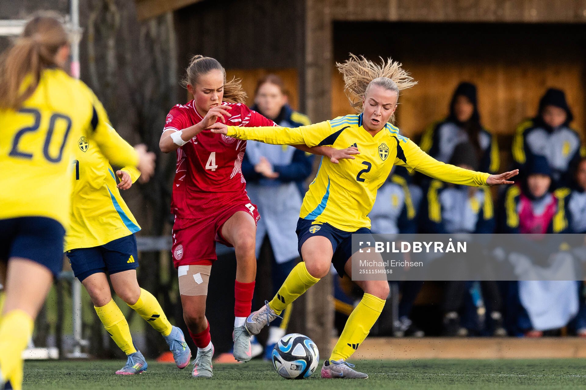 Danmarks Sarah Lindorff Vinther och Sveriges Lisen Wilson