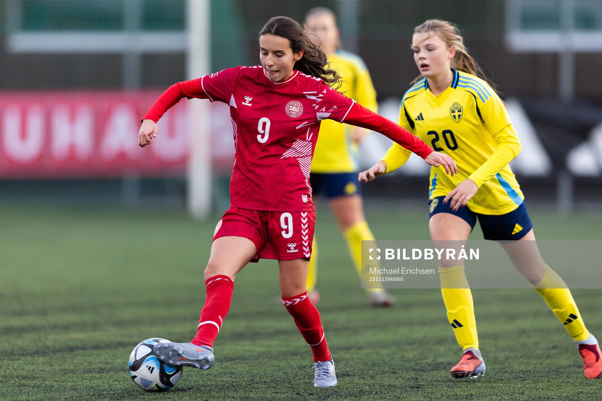 Danmarks Elisa Aslani och Sveriges Lily Berglund