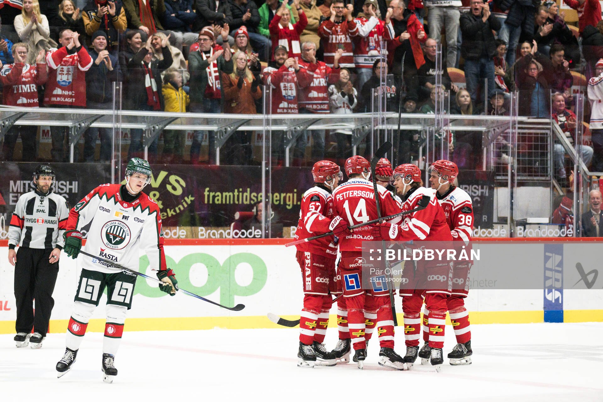 Timrås spelare jublar