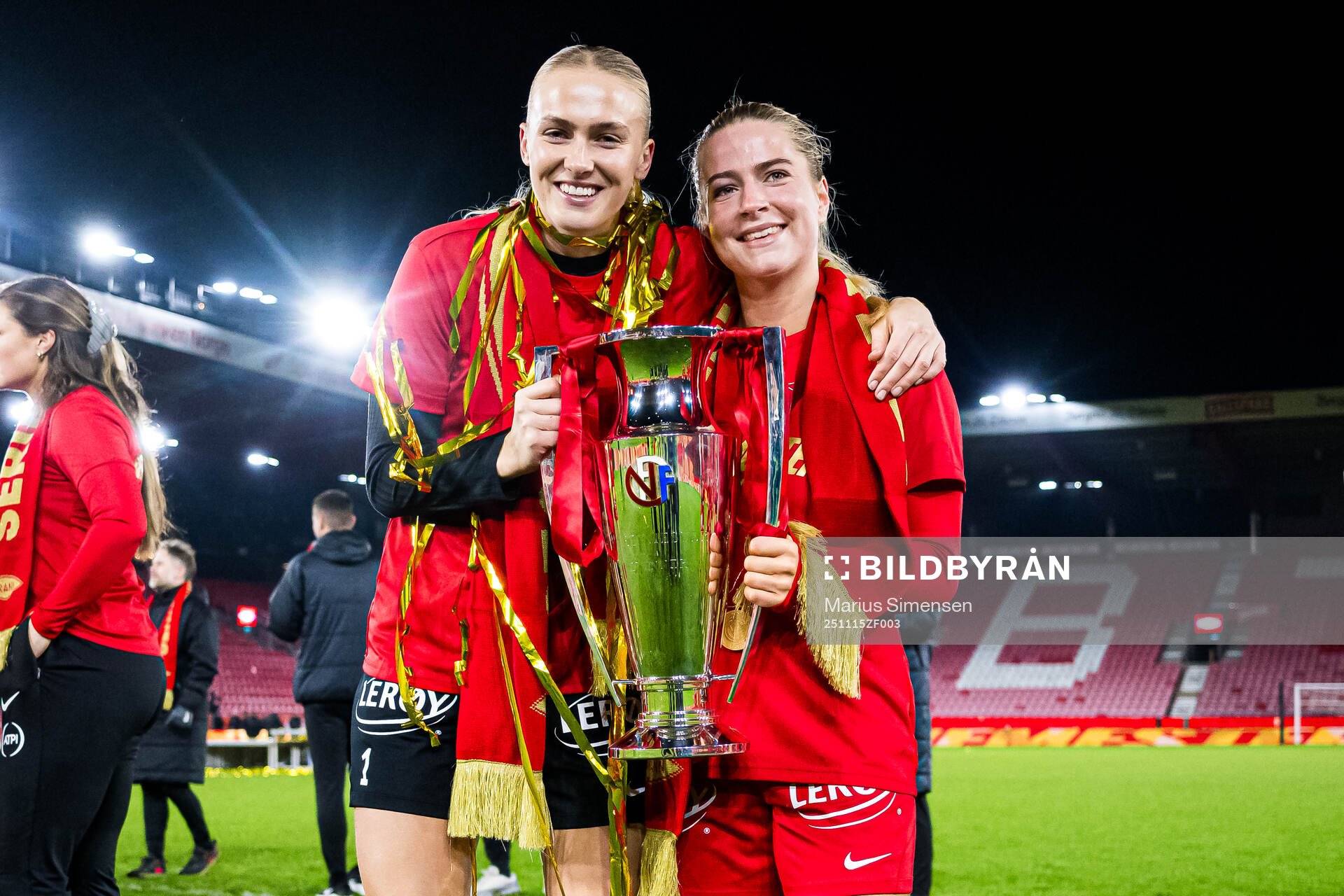 Selma Panengstuen and Monica Isaksen of Brann celebrates
