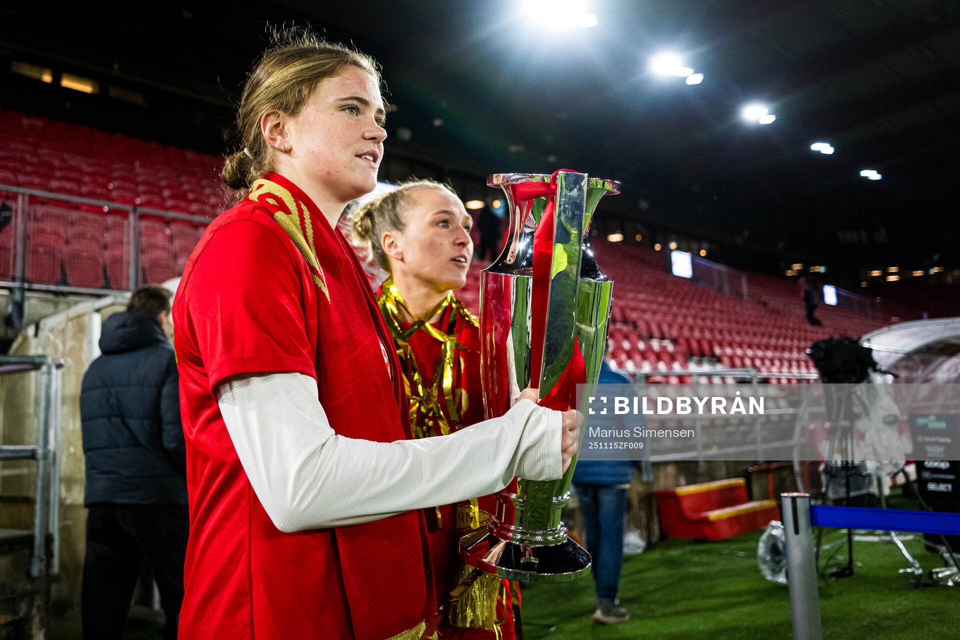 Signe Gaupset of Brann celebrates with the trophy