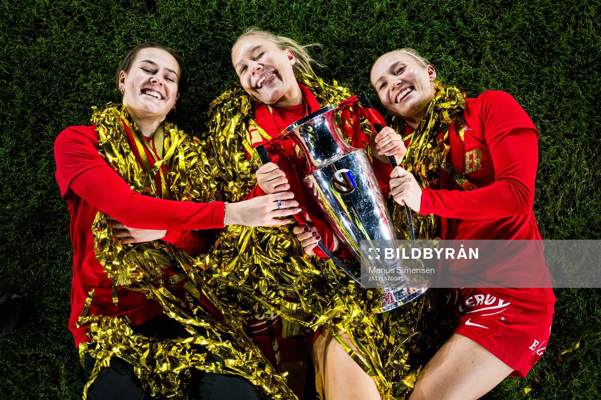 Joanna Maria Tynnilä, Emma-Helena Alexandra Peuhkurinen