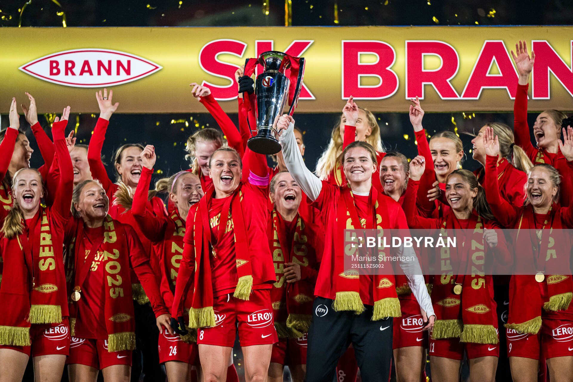 Karoline Haugland and Signe Gaupset of Brann celebrates
