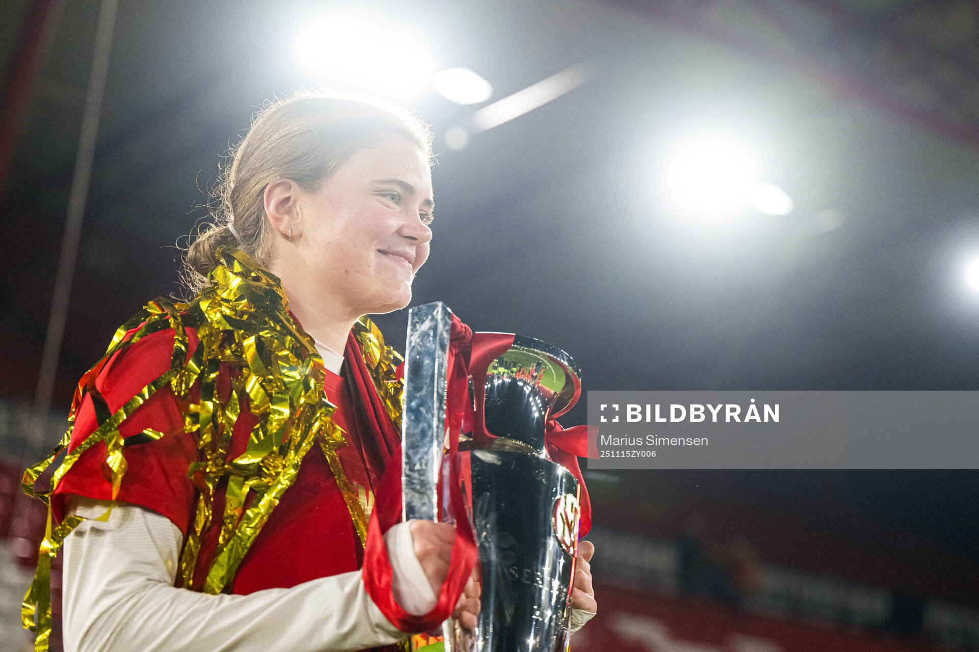 Signe Gaupset of Brann celebrates with the trophy