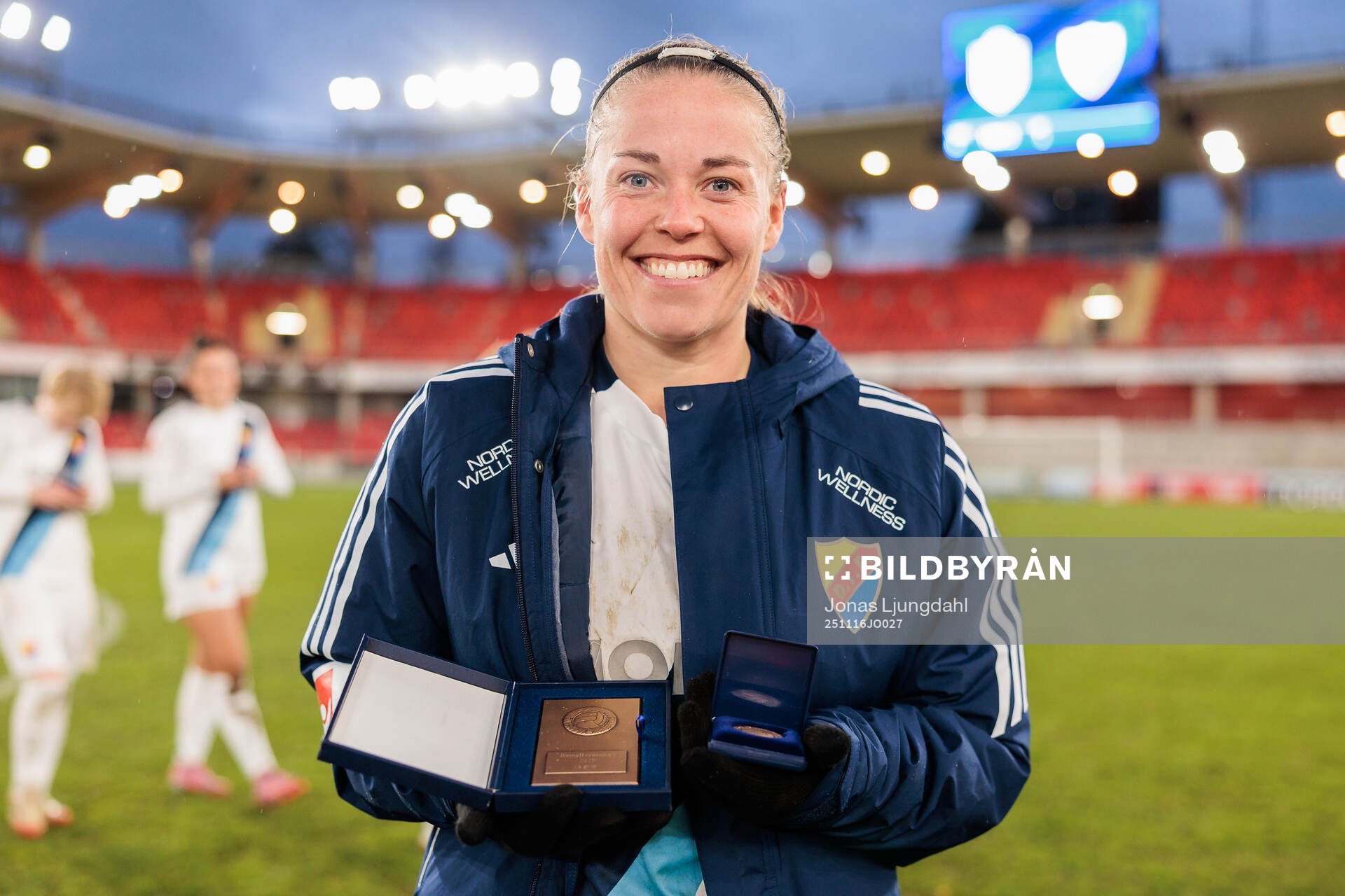 Djurgårdens Therese Åsland med medaljer