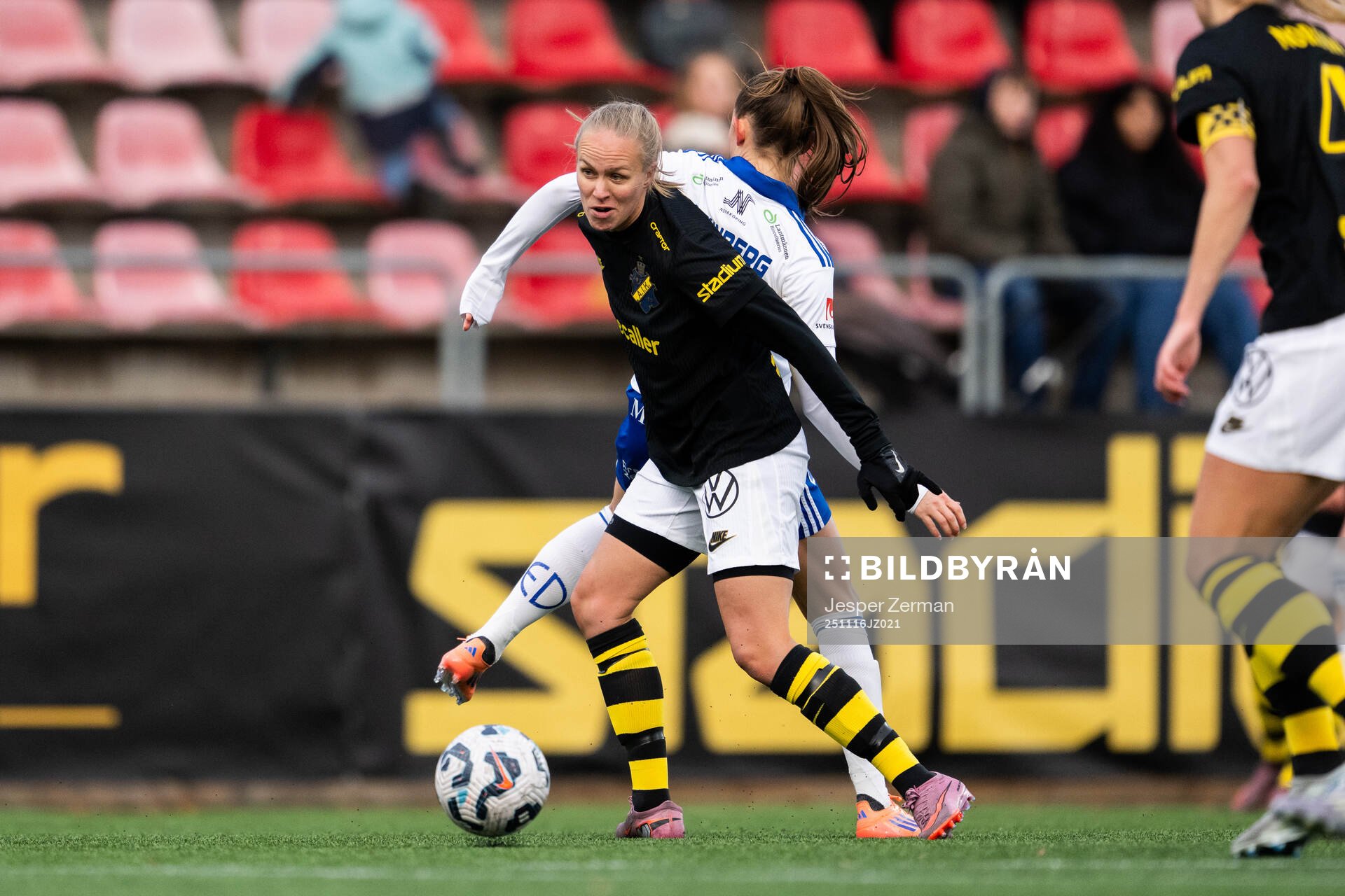 AIKs Matilda Plan och IFK Norrköpings Svea Rehnberg