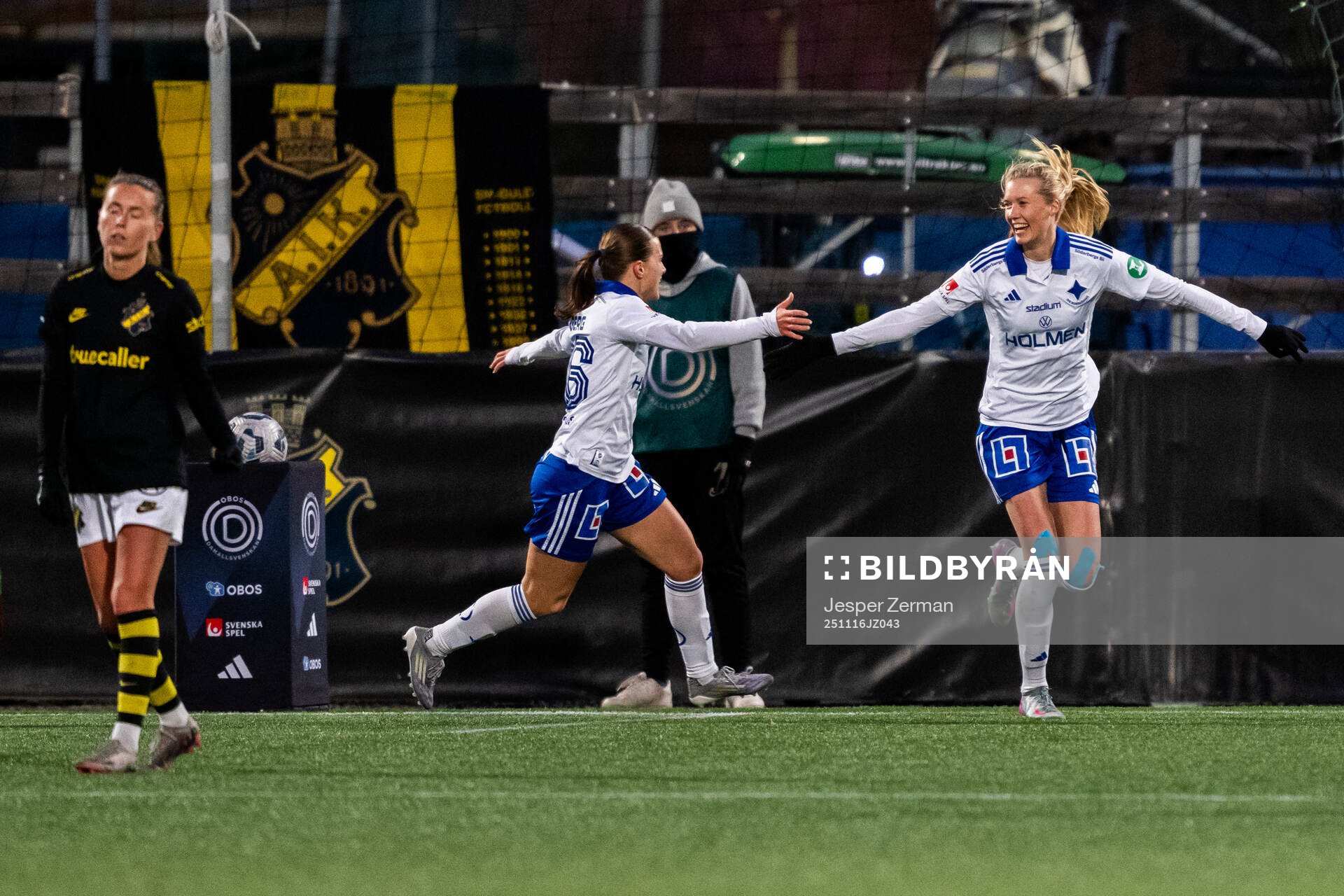 IFK Norrköpings Ebba Handfast jublar
