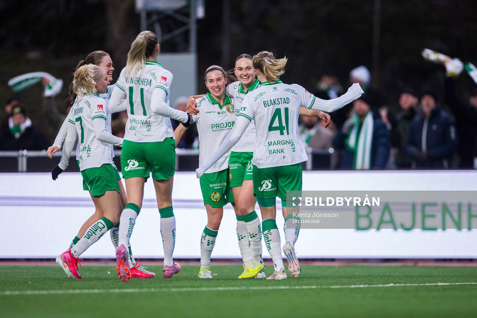 Hammarbys Vilde Hasund jublar med Ellen Wangerheim, Emilie