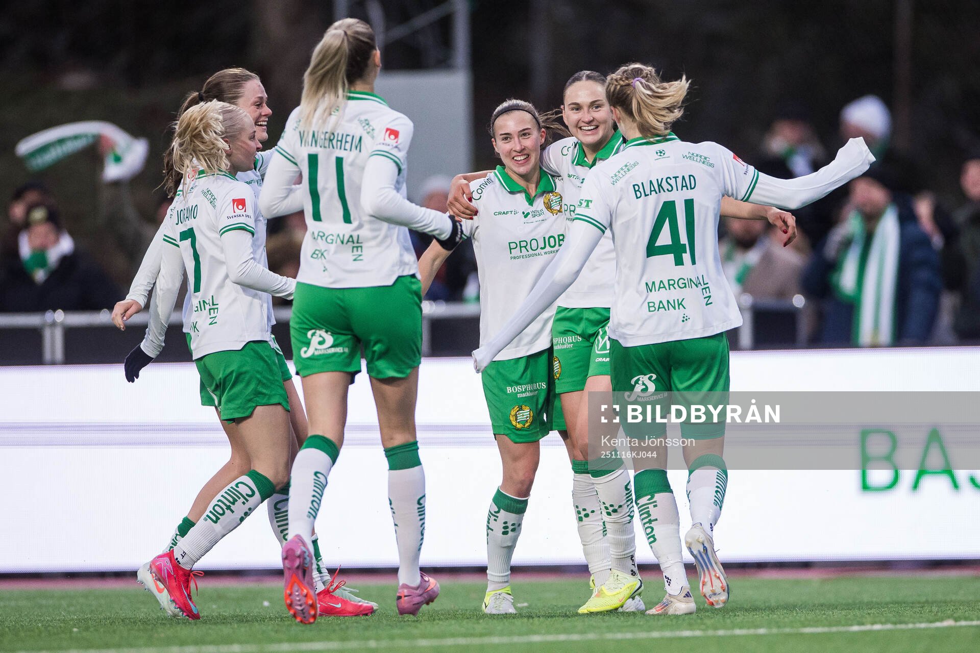 Hammarbys Vilde Hasund jublar med Ellen Wangerheim, Emilie