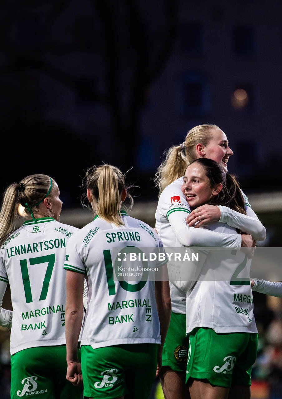 Hammarbys Stella Maiquez jublar med Emelie Bragstad