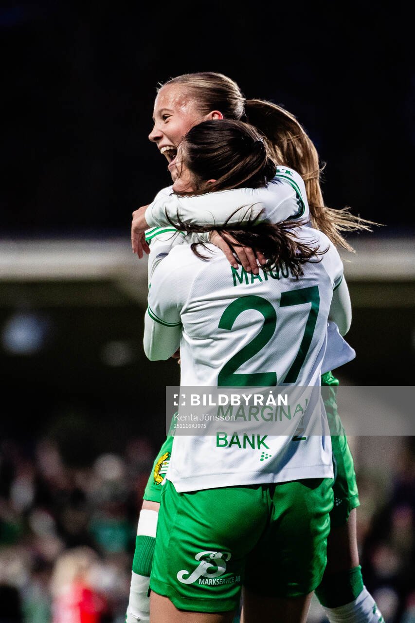 Hammarbys Stella Maiquez jublar med Fanny Peterson