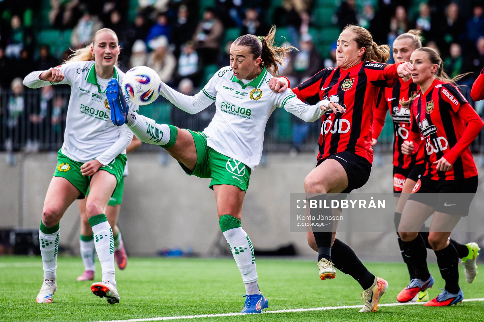 Hammarbys Athinna Persson Lundgren och Brommapojkarnas