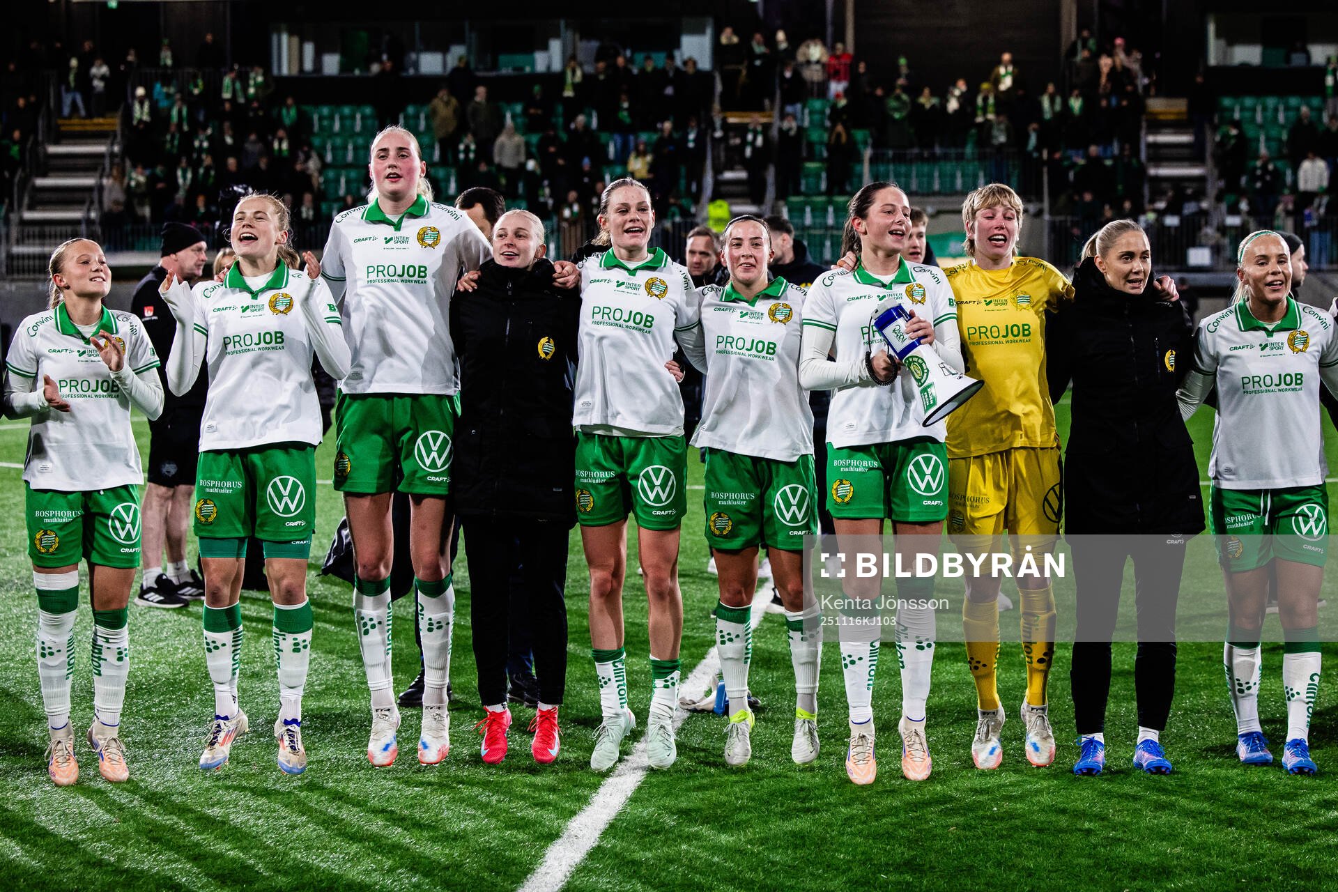 Hammarbys spelare jublar