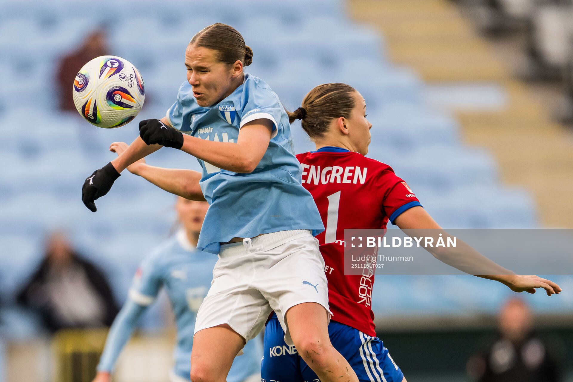 Malmö FFs Karoline Olesen och Vittsjös Hanna Ekengren