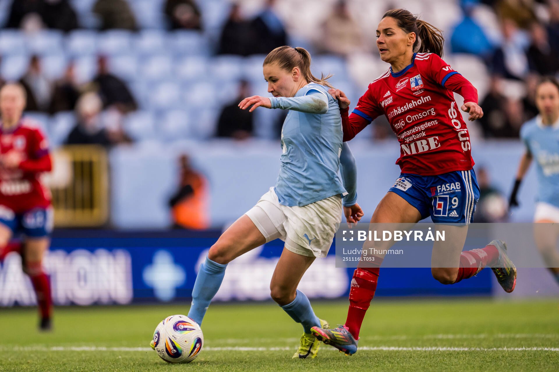Malmö FFs Katariina Kosola och Vittsjös Elisabet Klinga