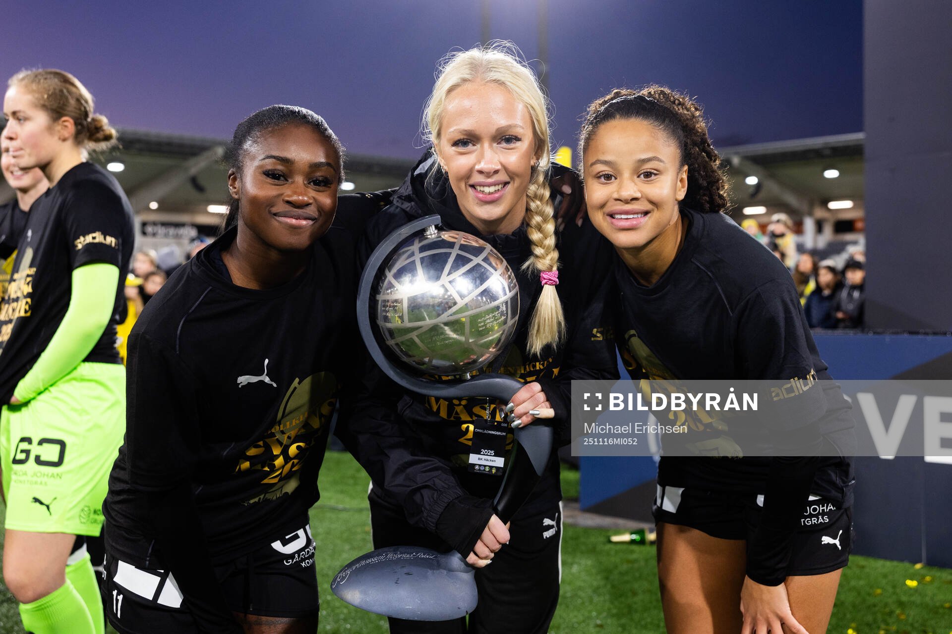 Häckens Monica Jusu Bah, Lisa Löwing och Felicia