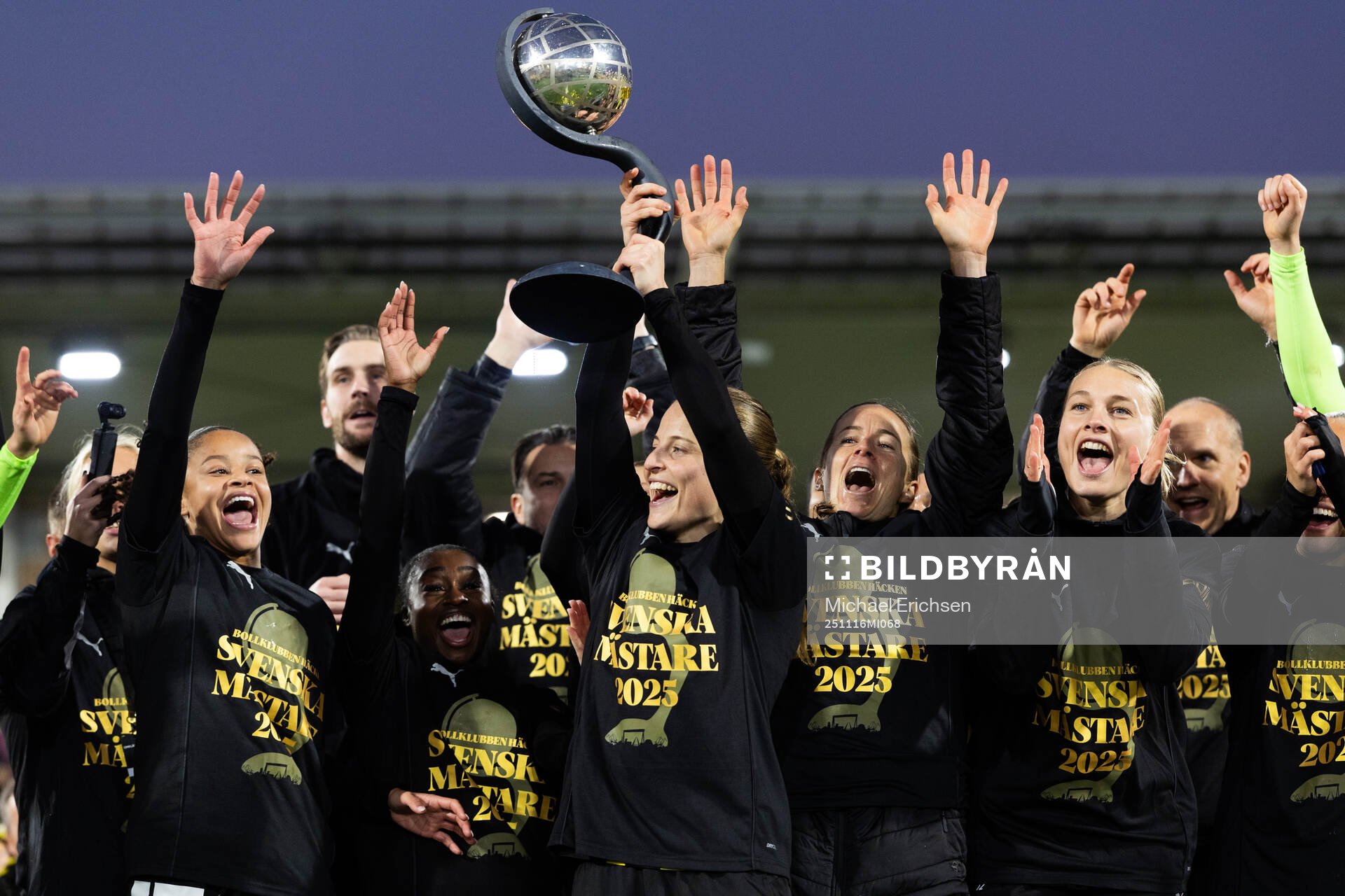 Häckens Anna Anvegård jublar med Kronprinsessan Victorias