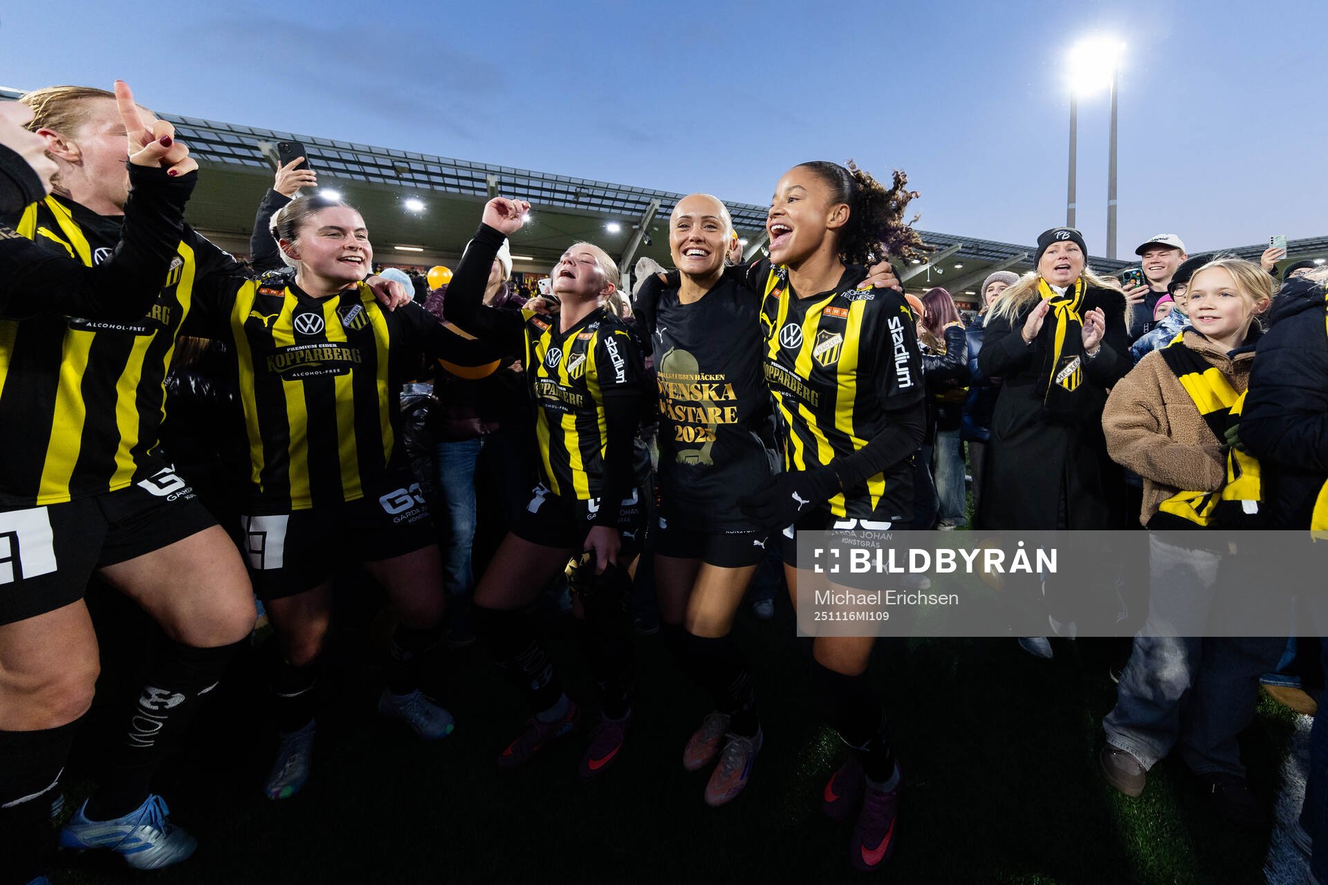 Häckens Emma Östlund, Hanna Wijk, Matilda Nildén och