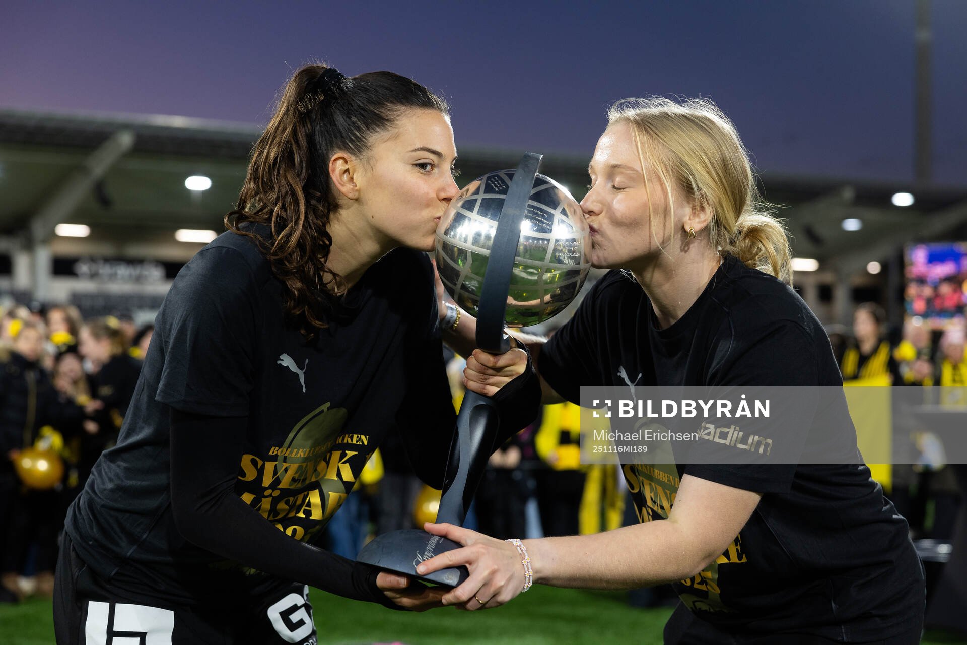 Häckens Helena Sampaio och Johanna Fossdalsá Sørensen