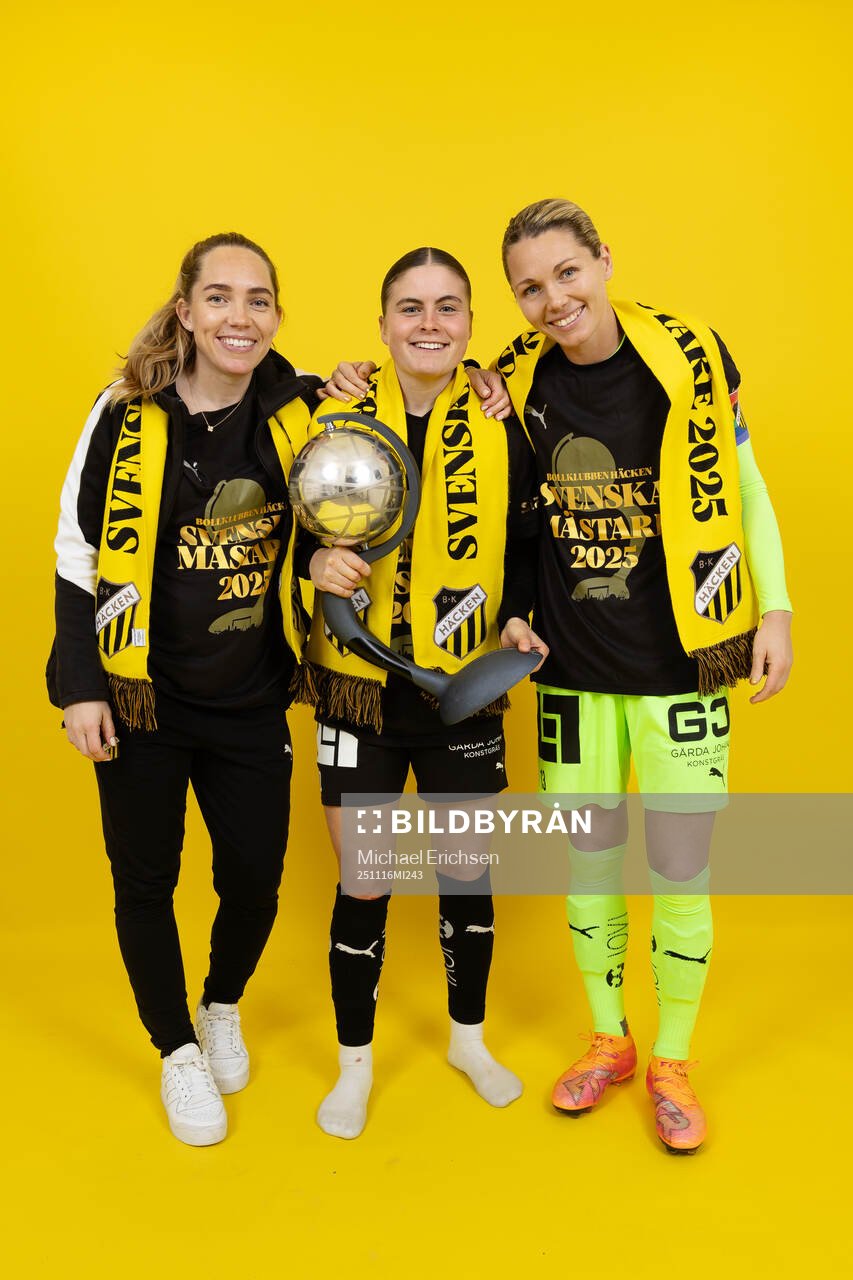 Häckens Elin Rubensson, Hanna Wijk och målvakt Jennifer