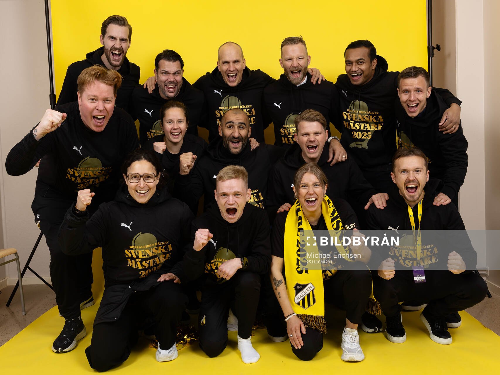 Häckens ledarstab jublar