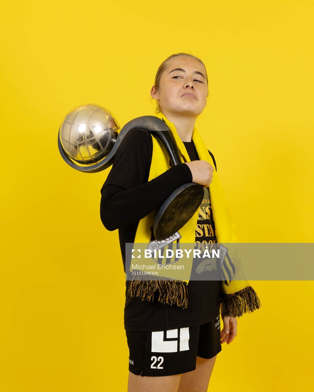 Häckens Paulina Nyström poserar med Kronprinsessan