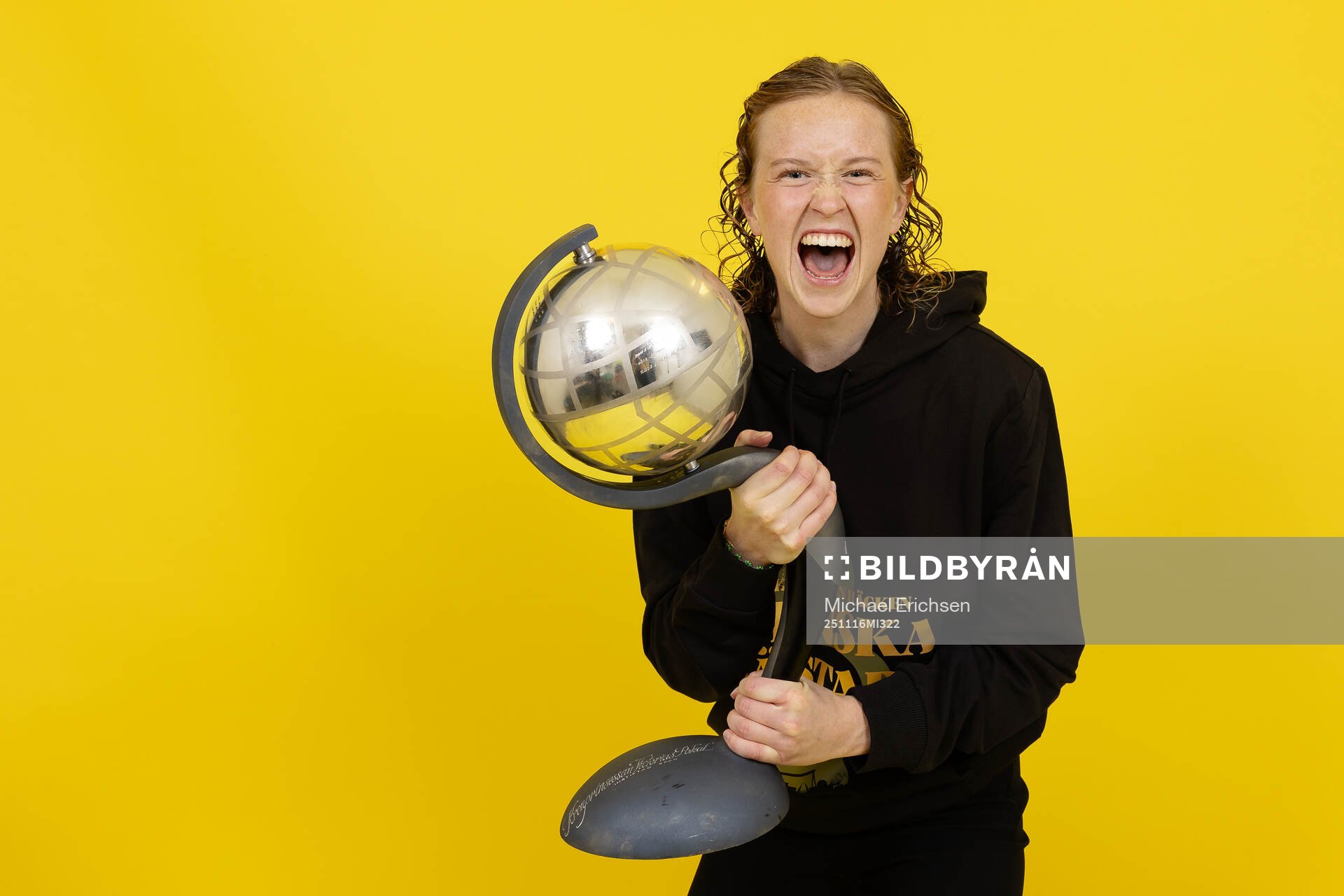 Häckens Emma Östlund jublar med Kronprinsessan Victorias