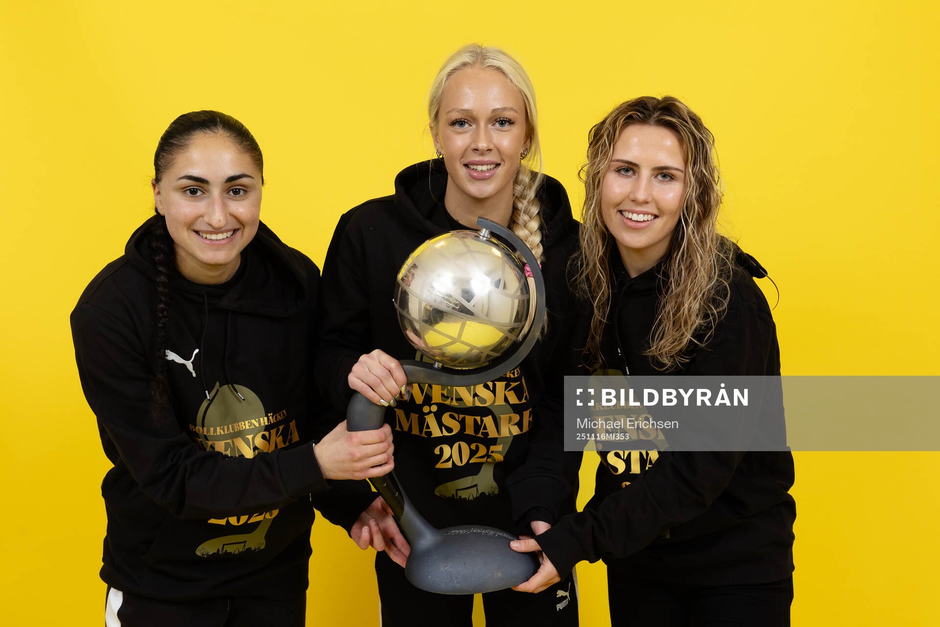 Häckens  Nesrin Akgun, Lisa Löwing och Nathalie Staaf