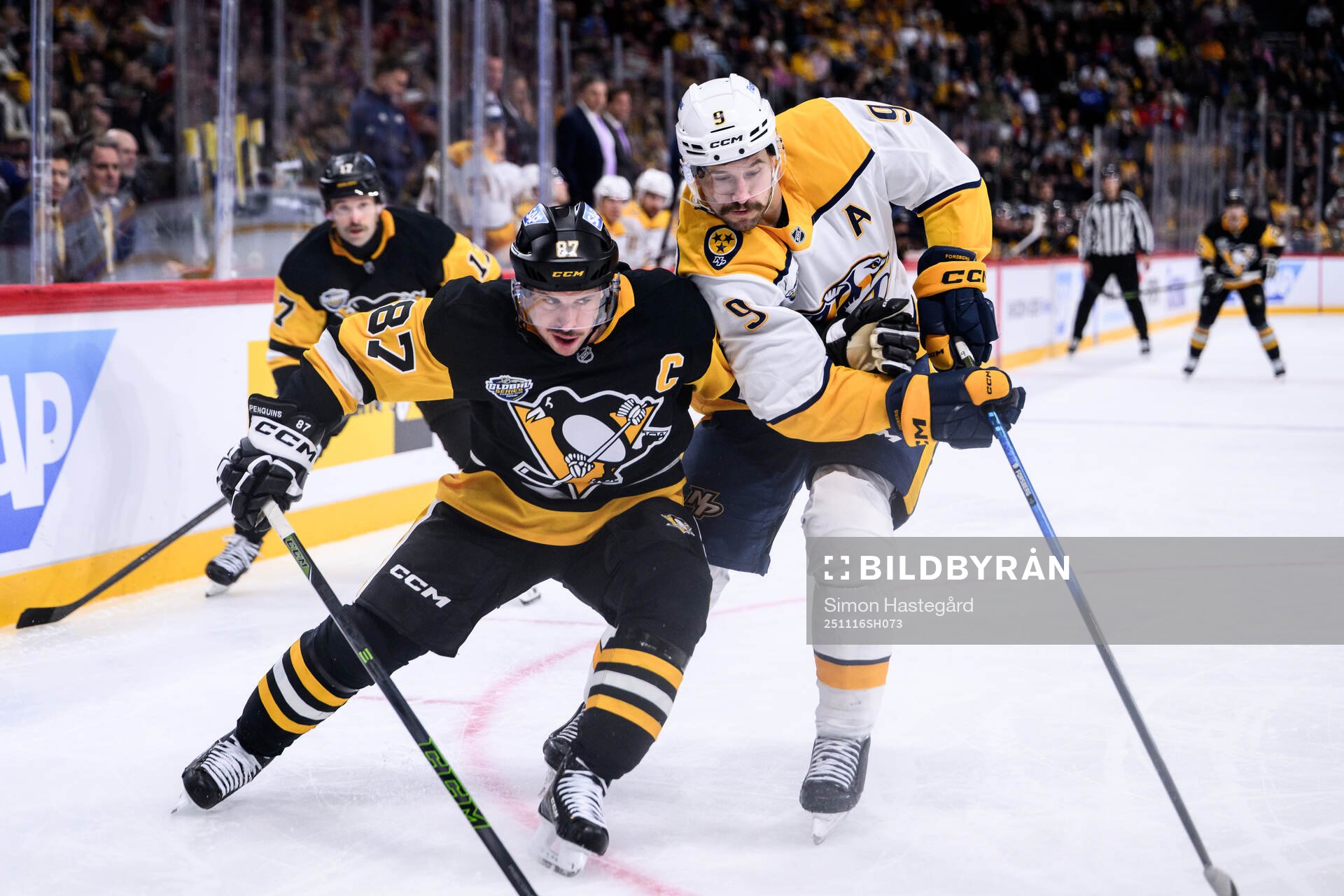 Sidney Crosby of Pittsburgh Penguins and Filip Forsberg of