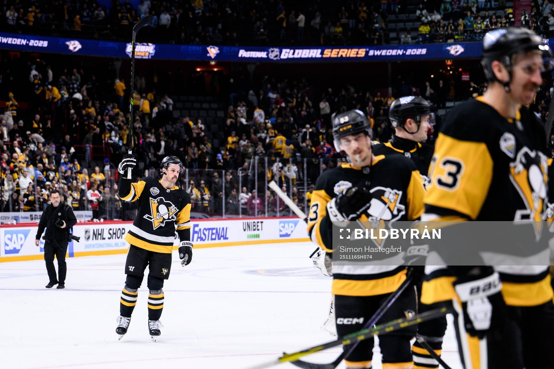 Erik Karlsson of Pittsburgh Penguins celebrates