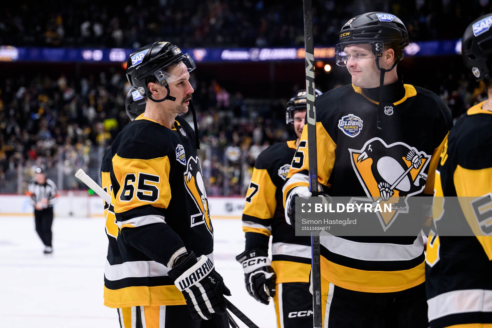 Erik Karlsson of Pittsburgh Penguins celebrates