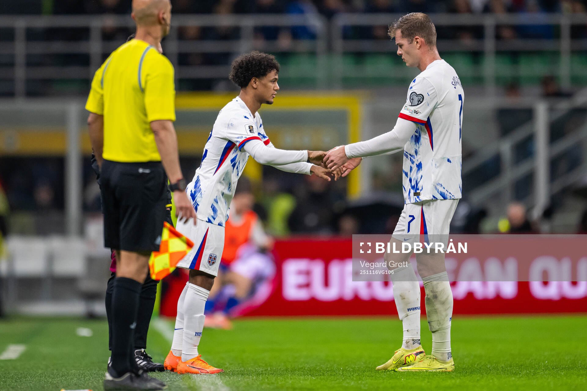 Oscar Bobb changes with Alexander Sørloth of Norway