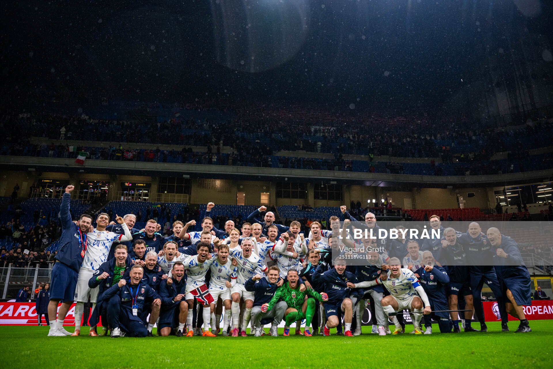 Players and staff of Norway celebrate