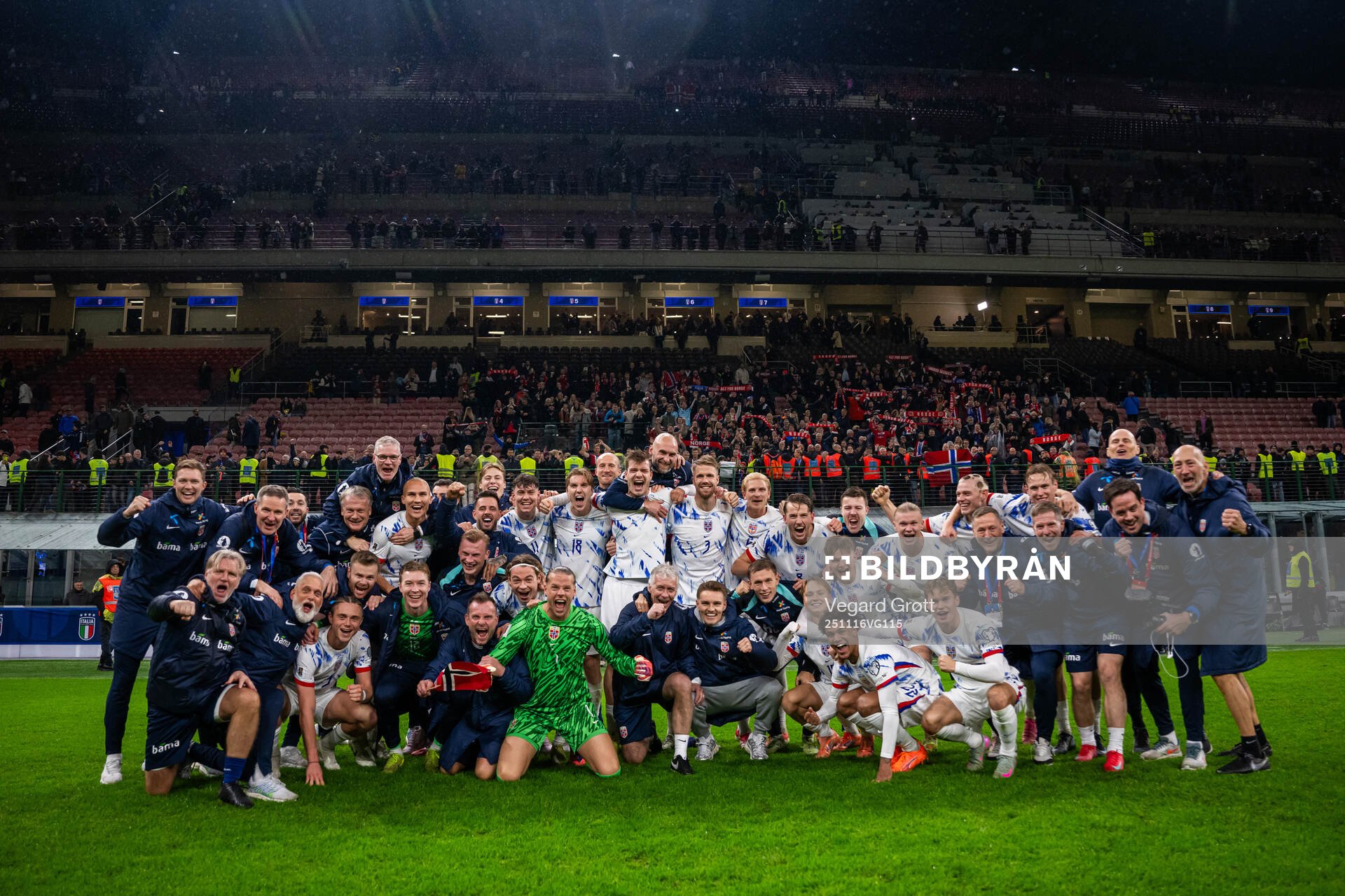 Players and staff of Norway celebrate