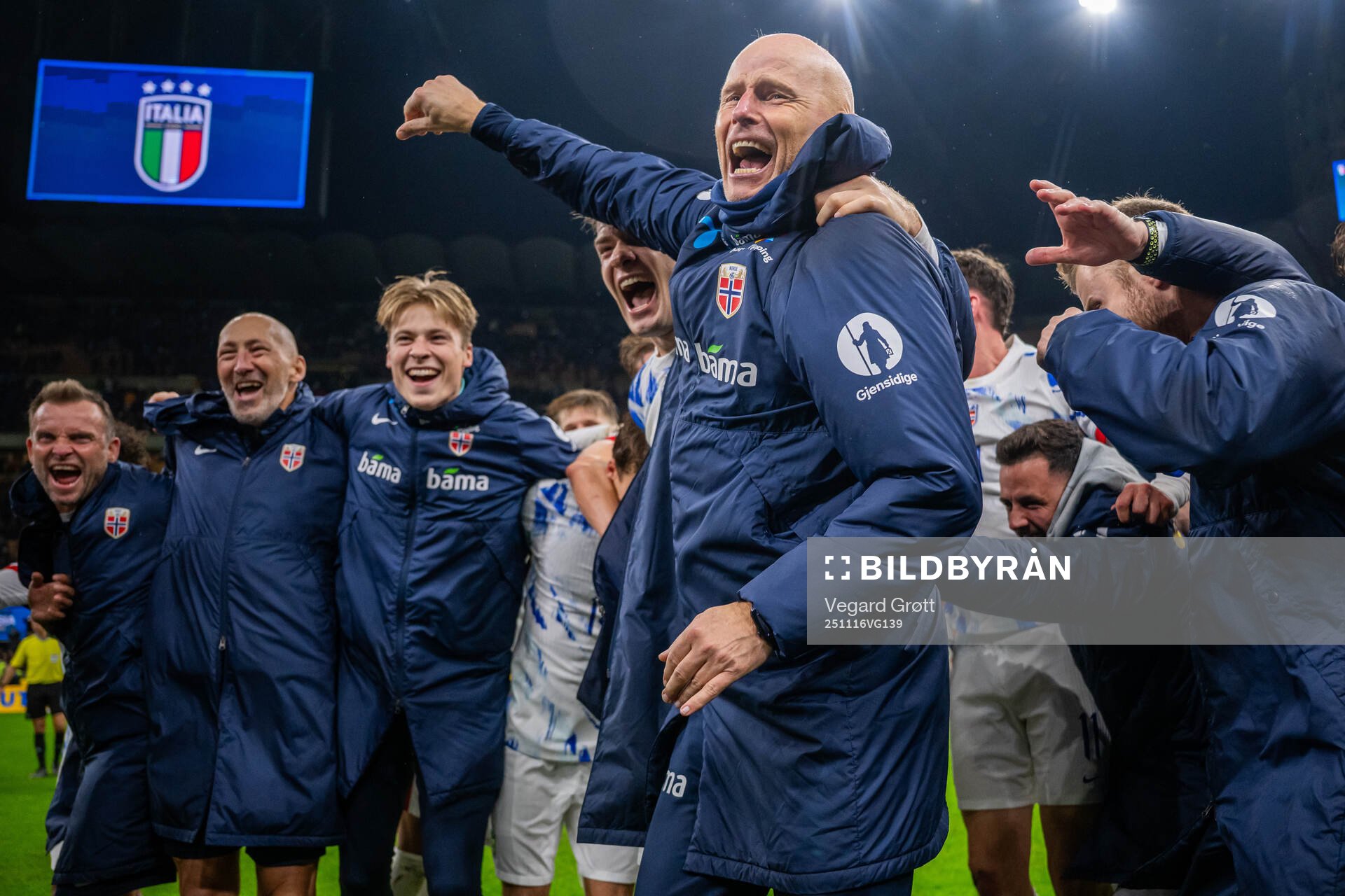 Head coach Ståle Solbakken of Norway celebrates with