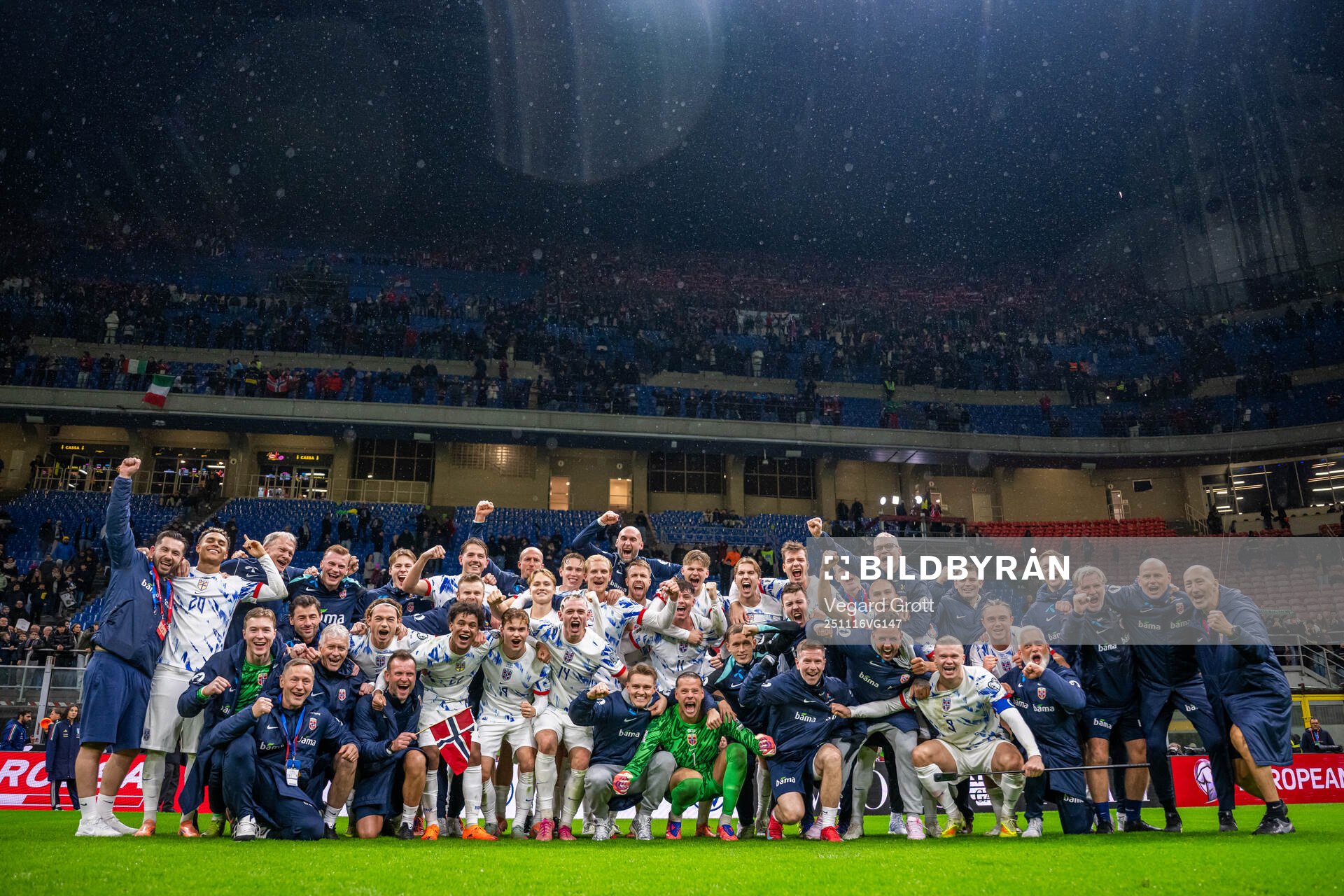 Players and staff of Norway celebrate