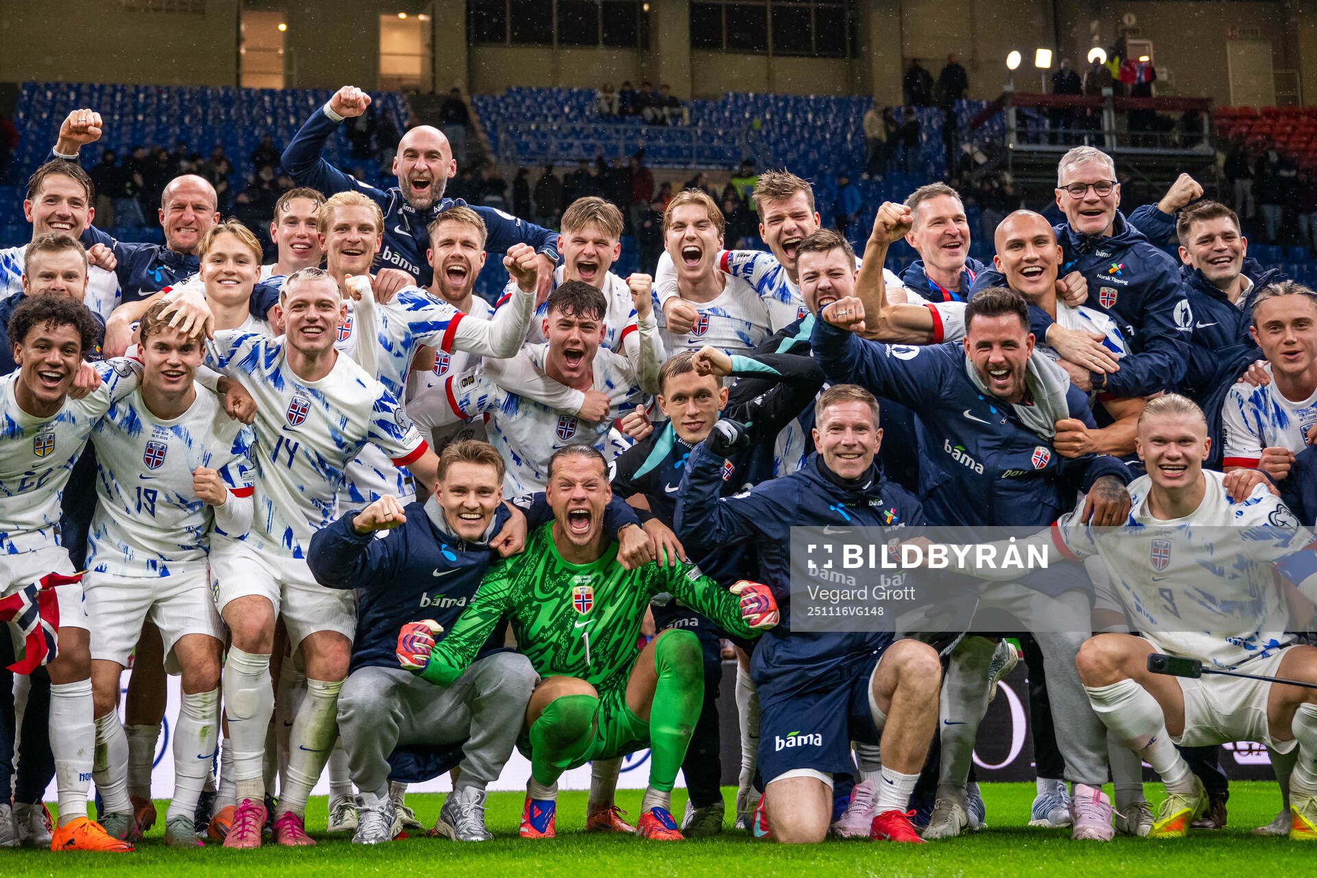 Players and staff of Norway celebrate