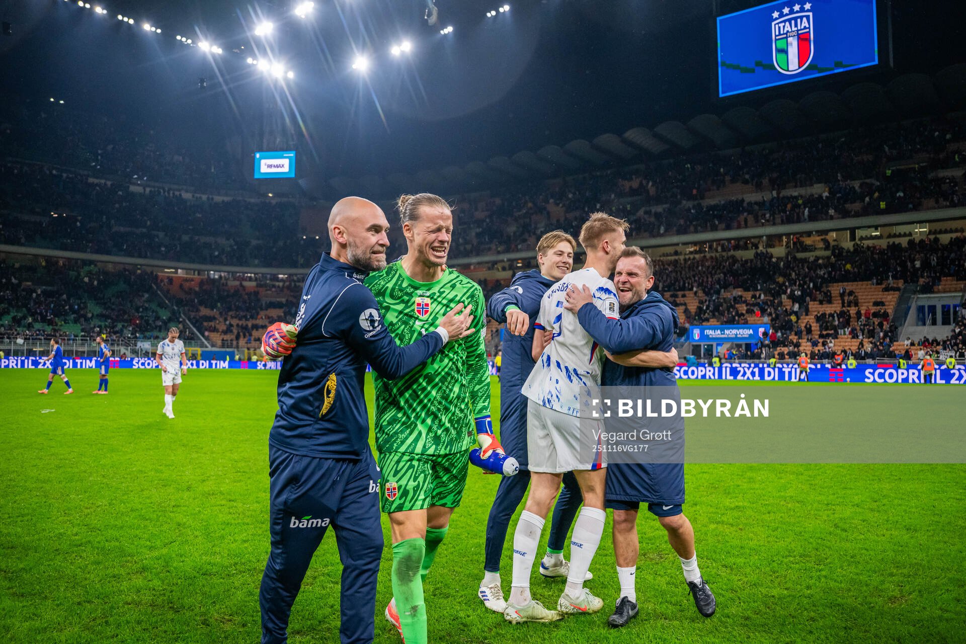 Kit manager Sigurd Ertsås, goalkeeper Ørjan Nyland,