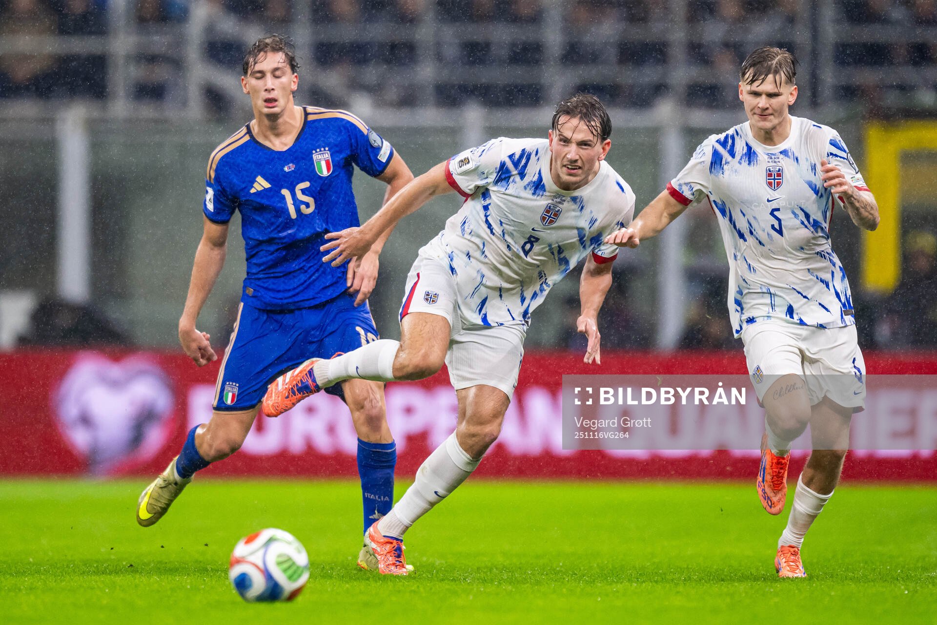 Sander Berge and David Møller Wolfe of Norway