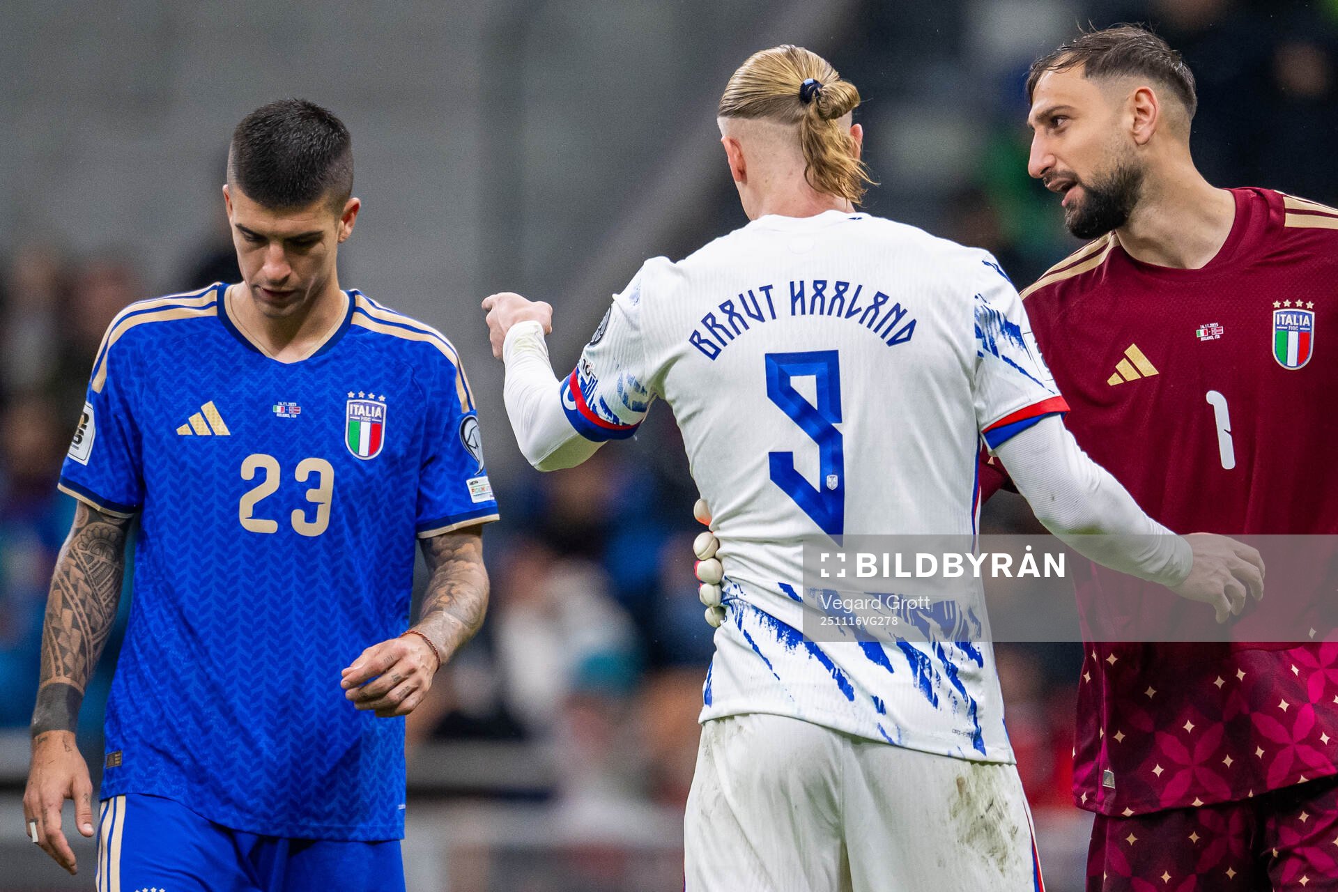 Gianluca Mancini of Italy, Erling Braut Haaland of Norway