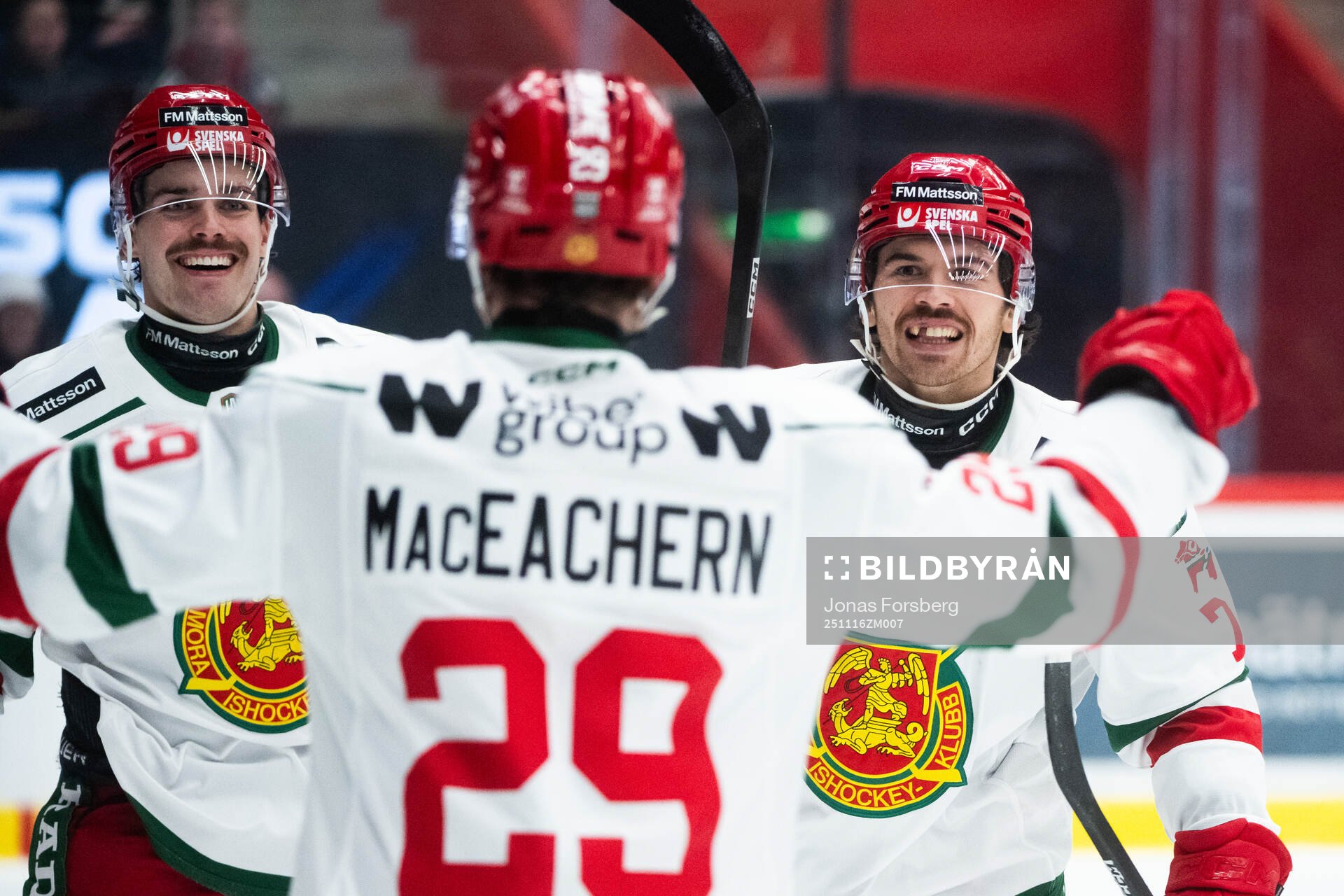 Moras Connor MacEachern jublar