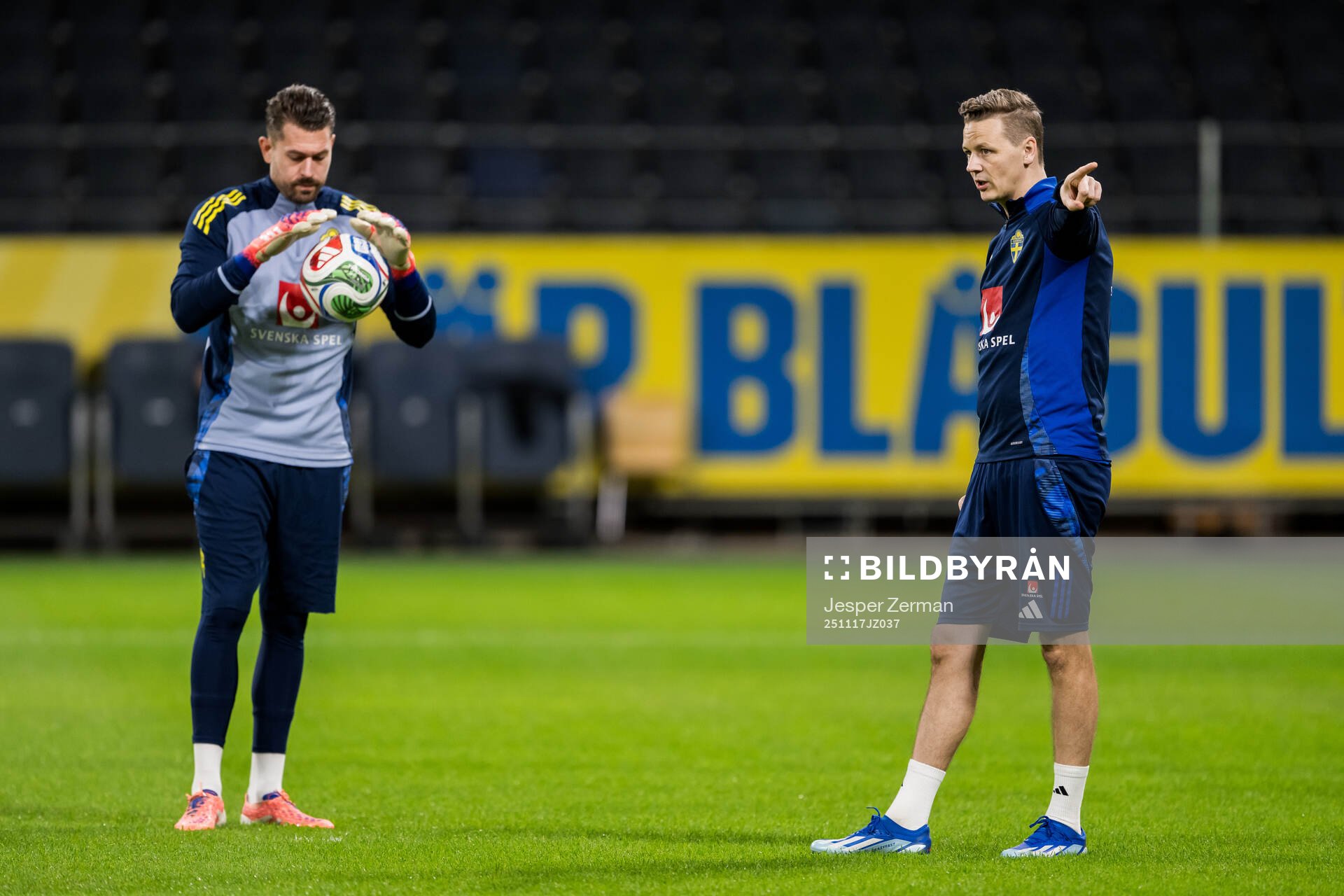 Goalkeeper coach Maths Elfvendal of the Swedish men's