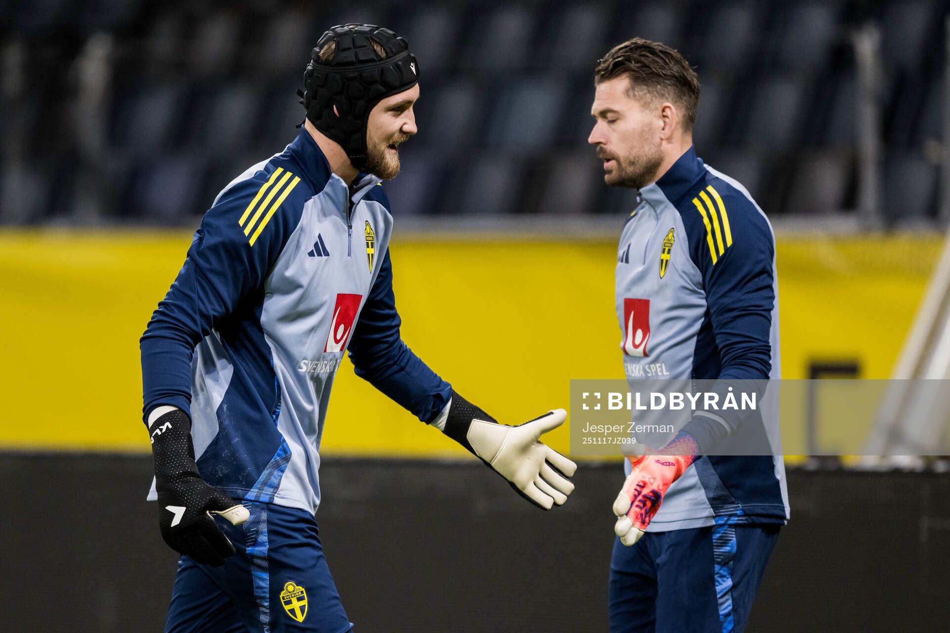 Goalkeeper Noel Törnqvist and goalkeeper Kristoffer