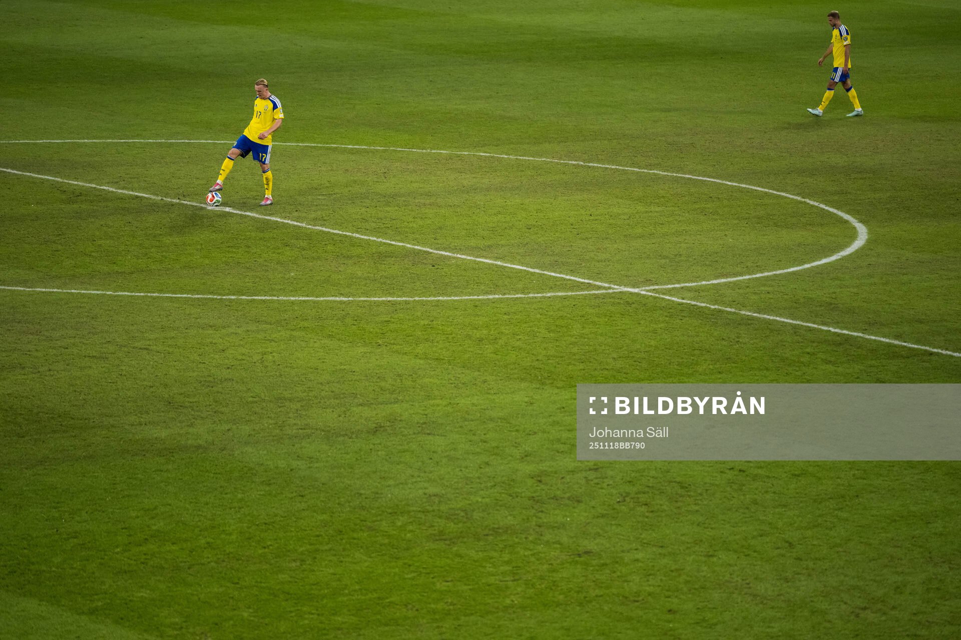 Isac Lidberg of Sweden looks dejected
