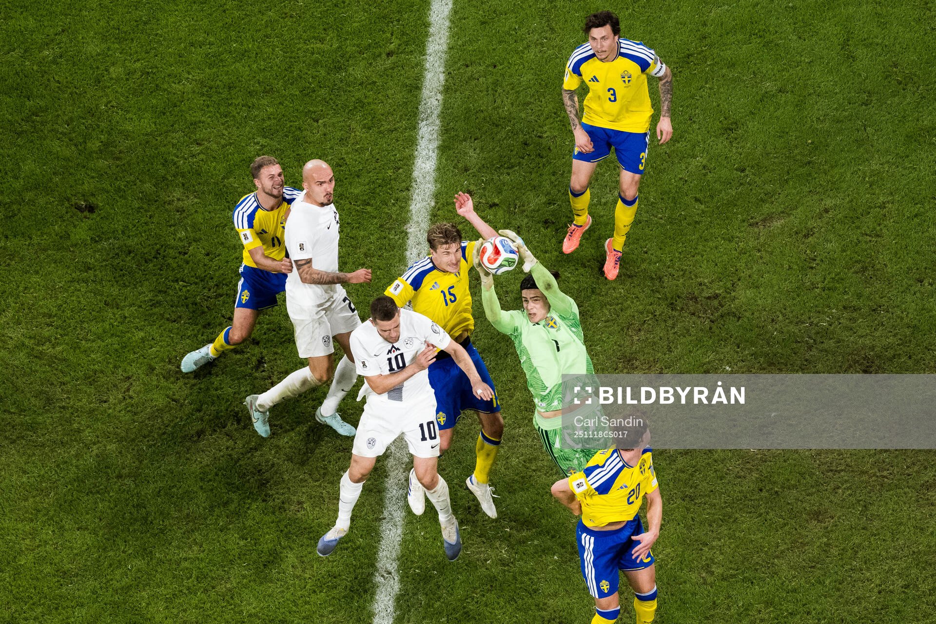 Timi Elsnik of Slovenia against Carl Starfelt and